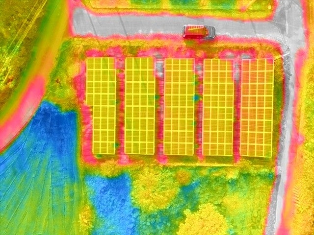 エーアールエー、取手市でドローン赤外線による太陽光パネル点検サービス開始