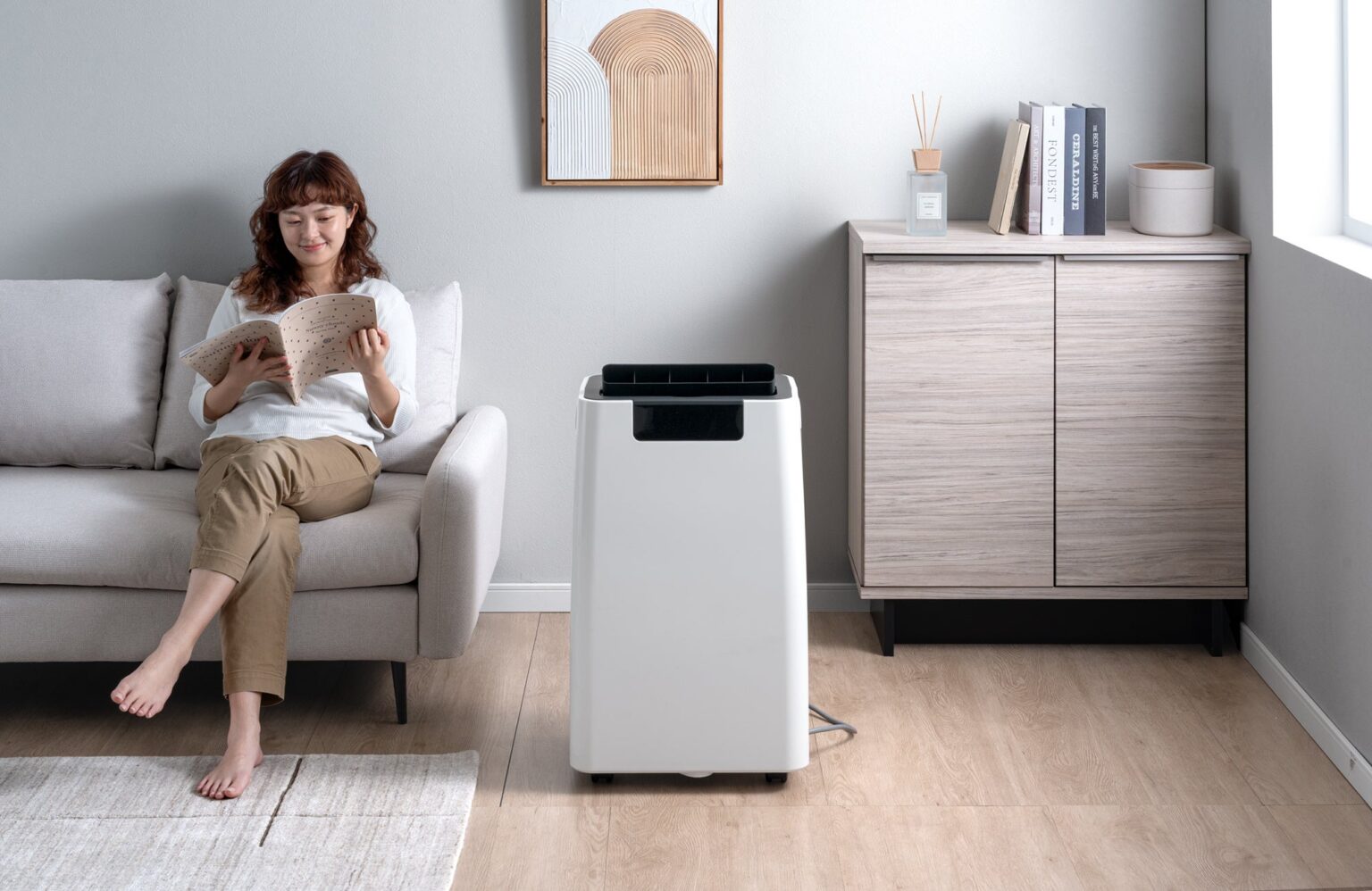 タンスのゲン、最大56L/日のコンプレッサー式除湿機を発売 木造60畳まで対応