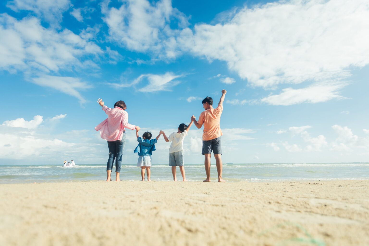 物価高で「安さ重視」70% 旅行詐欺経験30%とマカフィー調査