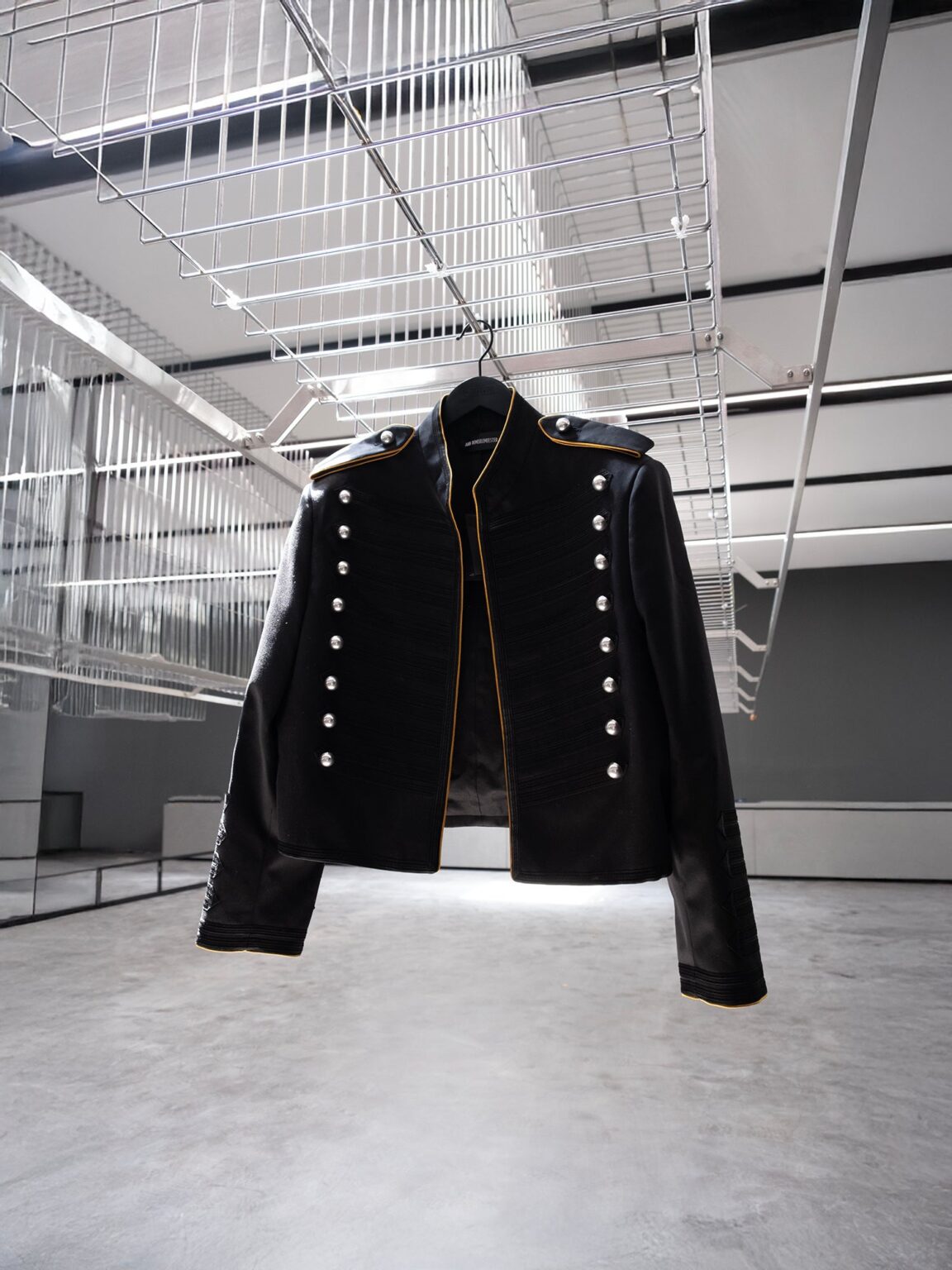 ANN DEMEULEMEESTER、阪急メンズ大阪3階に常設店 国内3号店を6月17日開業