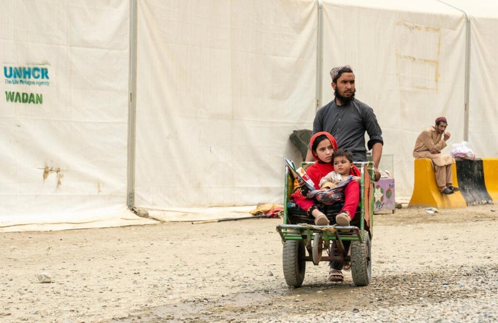 UNHCR統計、難民の7割が長期避難 今後10年で「支援依存」半減へ