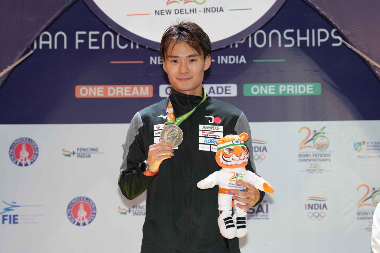 アジア選手権フェンシング、男子フルーレで日本が金銀独占 女子エペは銅