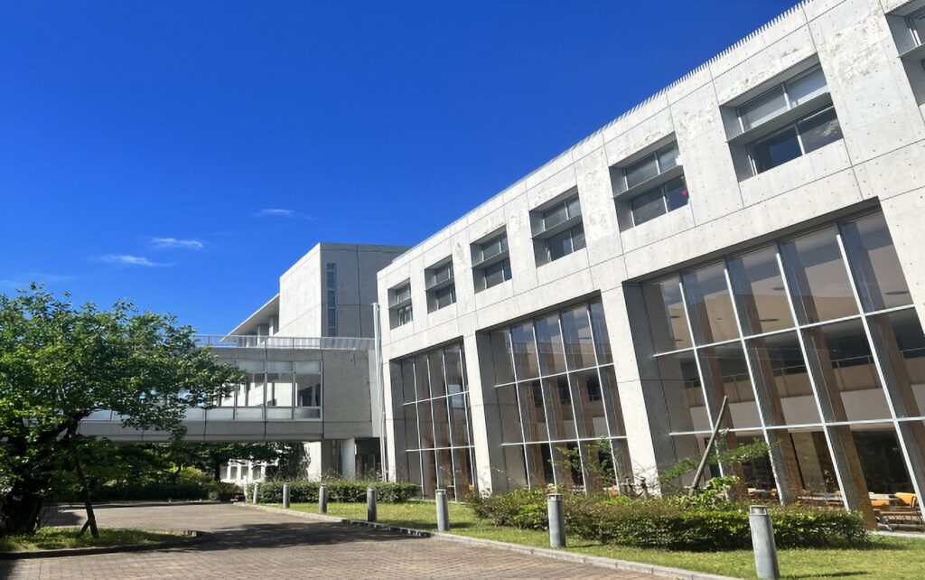 浜松大平台高校で遠州織物の連続特別講義が開始、初回は地域産業とブランディングを解説