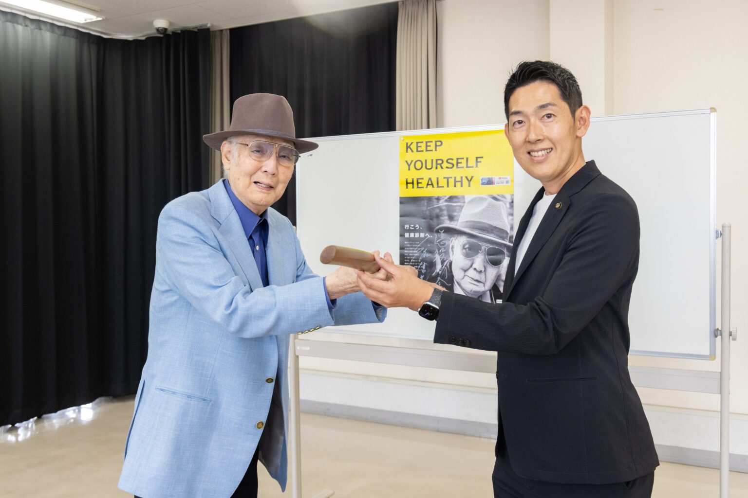 八名信夫さん、忠廣の刀を備前長船刀剣博物館へ寄贈 刃長66.6cm