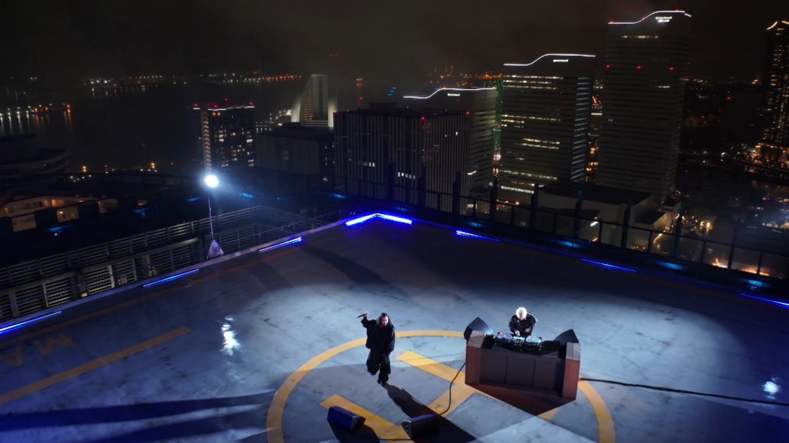 Creepy Nuts「Fright」CDTV屋上ヘリポート映像をYouTubeで7月7日まで限定公開