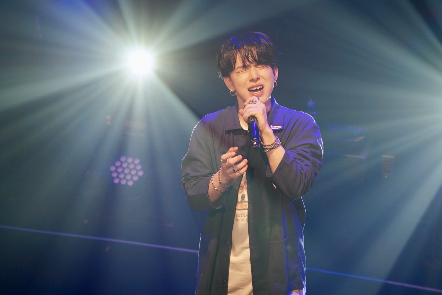 助川真蔵、初単独ライブで新曲「忘れたいのに」初披露 2027年バースデーイベントも発表