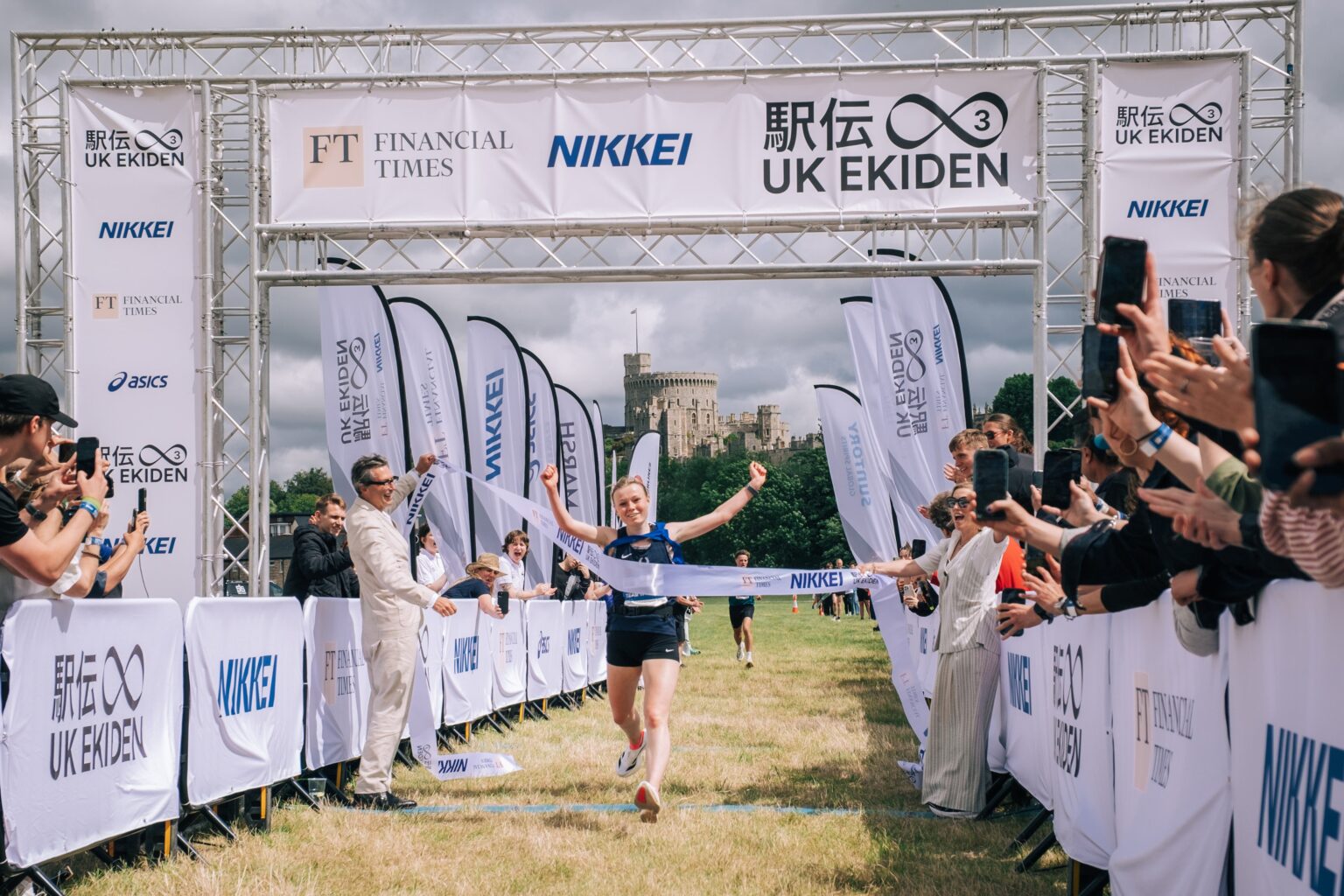 英ウィンザー〜レディング112km「FT日経 UK駅伝」第3回、大学はオックスフォードが5秒差V
