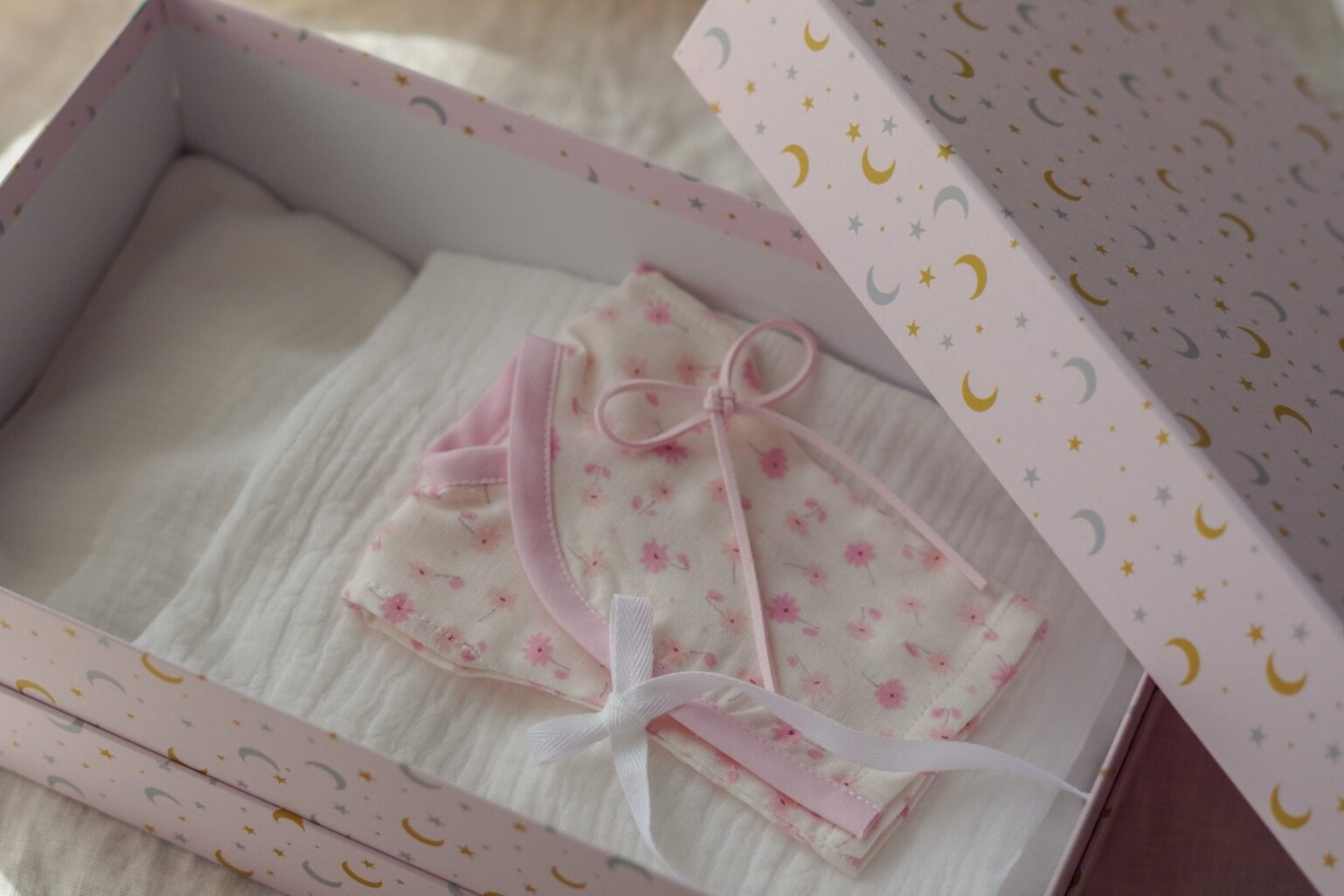 Soramusubi、赤ちゃん専用のお棺「天使のお棺」提供開始 3サイズで迅速手配