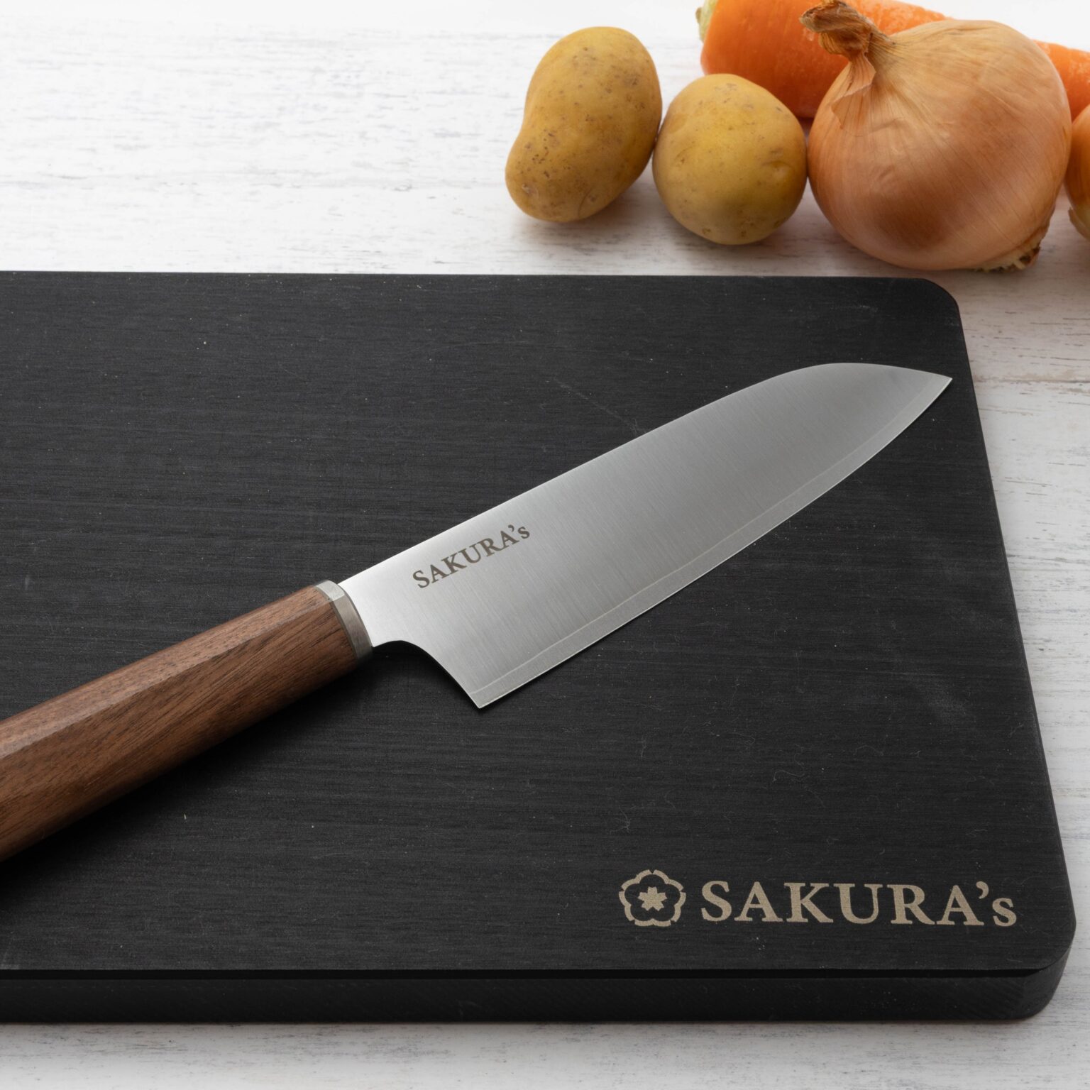 三徳とペティの間を狙う刃渡り155mm、SAKURA’sの家庭用包丁が600本限定で予約開始