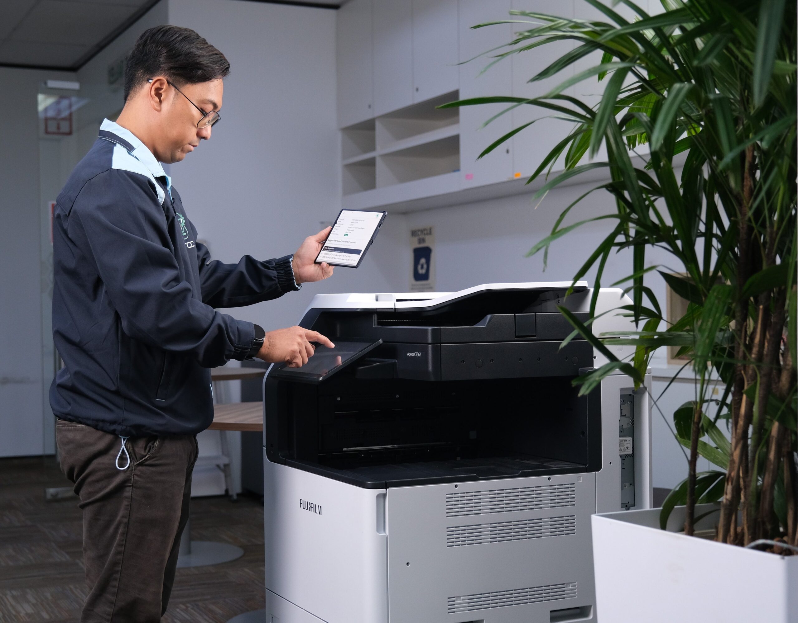 富士フイルムBI、複合機保守をAIで支援する統合プラットフォーム 26年7月から世界で順次運用 富士フイルムBI、複合機保守をAIで支援する統合プラットフォーム 26年7月から世界で順次運用