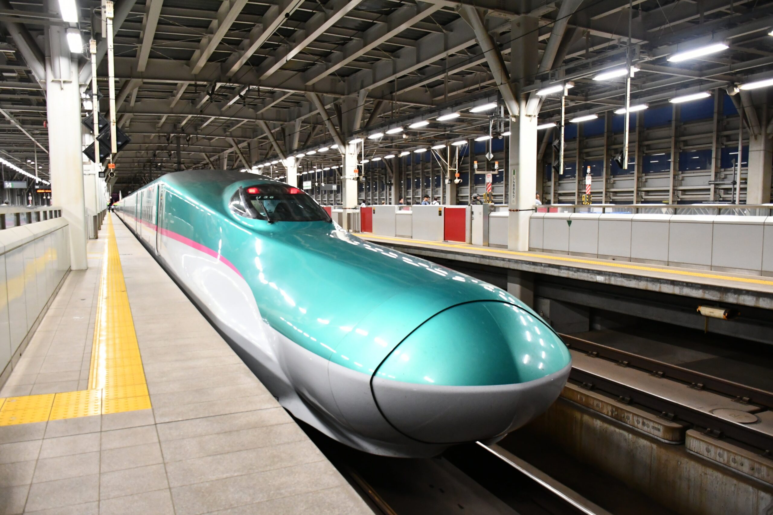 新青森駅でE5系に深夜滞在、ねぶたの余韻を車内で味わう体験イベント