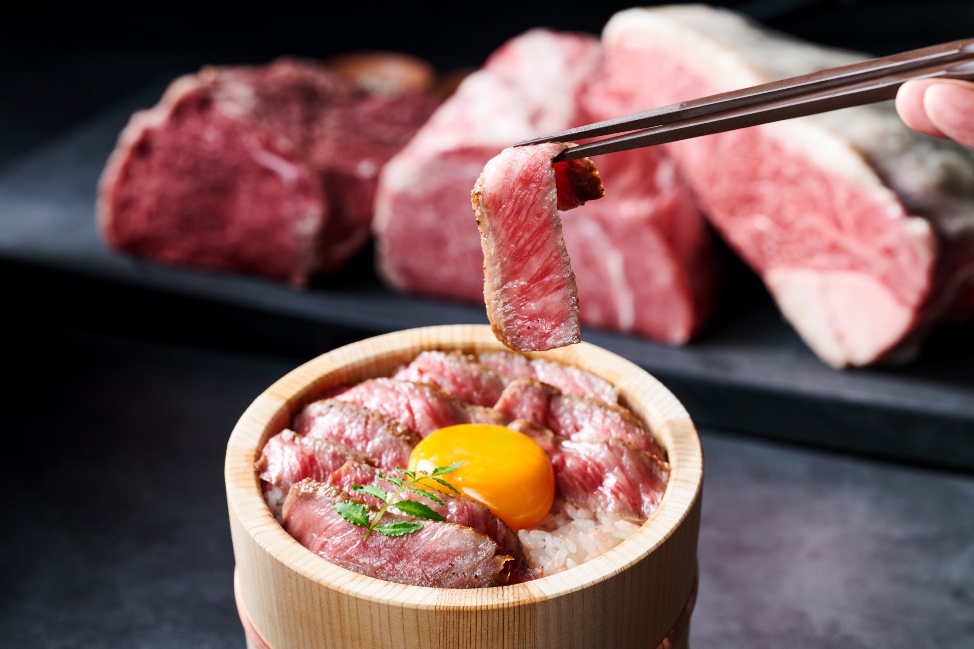 博多西中洲でA5黒毛和牛「牛まぶし」ランチ開始、赤身1,780円から 博多西中洲でA5黒毛和牛「牛まぶし」ランチ開始、赤身1,780円から