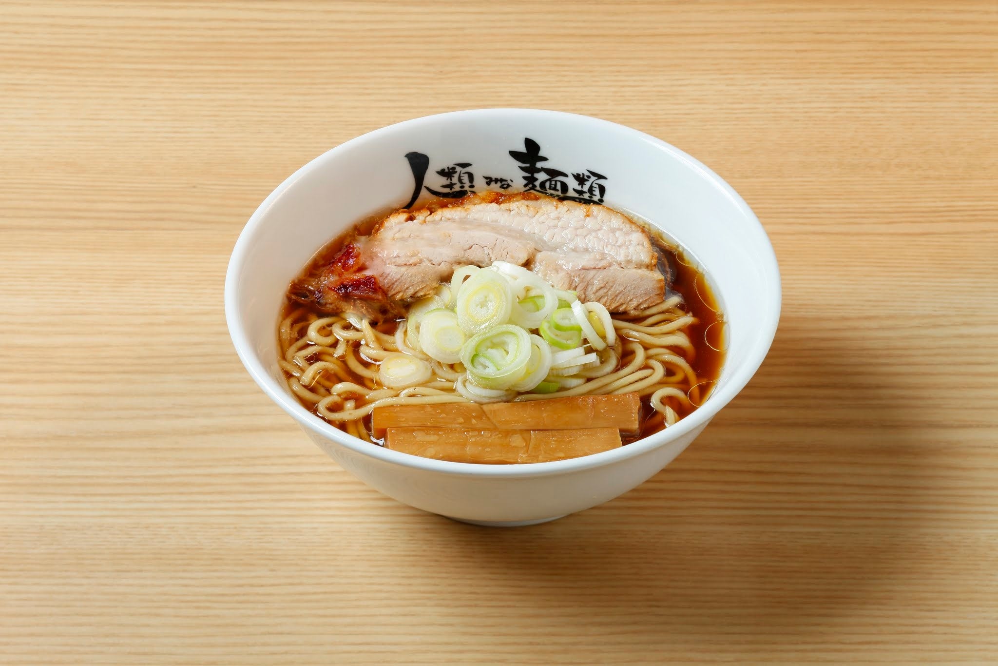 宇宙帰還の看板と「宇宙の砂」鉢を常設展示、大阪「人類みな麺類 本店」7月20日新装オープン