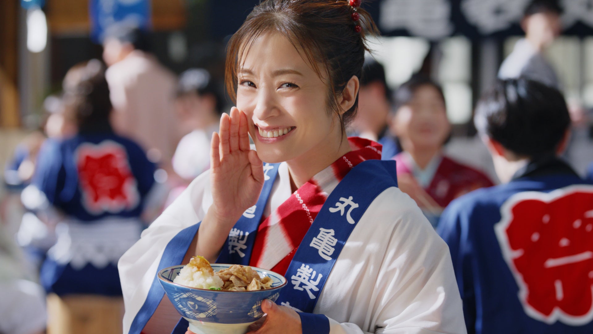 丸亀製麺、上戸彩出演の新CMを8月4日放送開始 「鬼おろし豚しゃぶ」680万食突破を背景に薬味アレンジ訴求 丸亀製麺、上戸彩出演の新CMを8月4日放送開始 「鬼おろし豚しゃぶ」680万食突破を背景に薬味アレンジ訴求