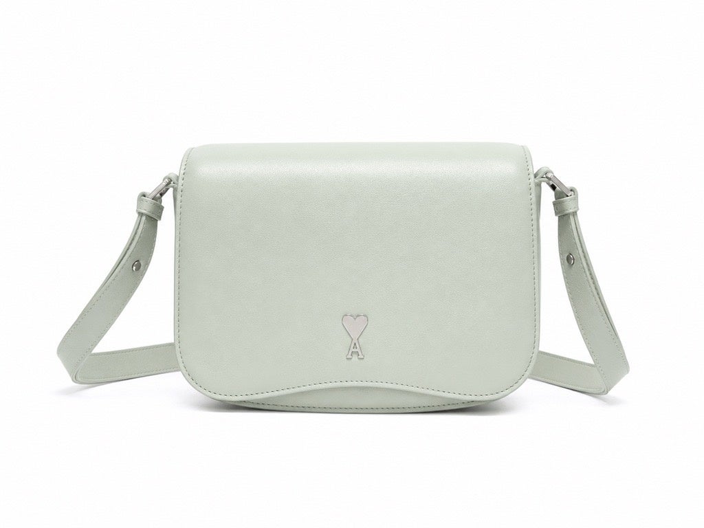 AMI PARIS「Paris Paris」日本限定“青磁色”のバッグと財布を発売、最大18万7,000円