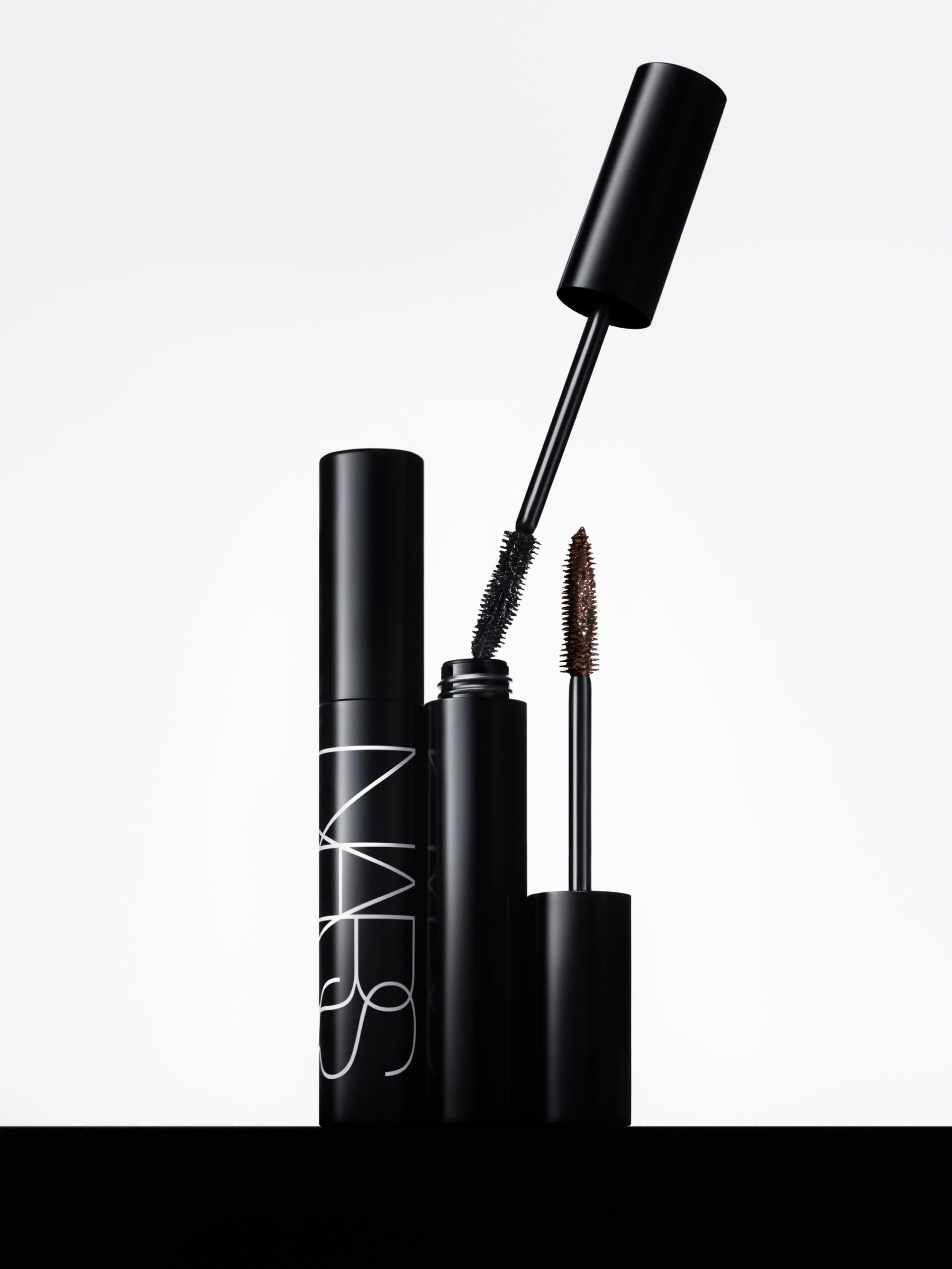 NARS、新マスカラ2種を9月11日発売 16時間キープデータ取得 NARS、新マスカラ2種を9月11日発売 16時間キープデータ取得