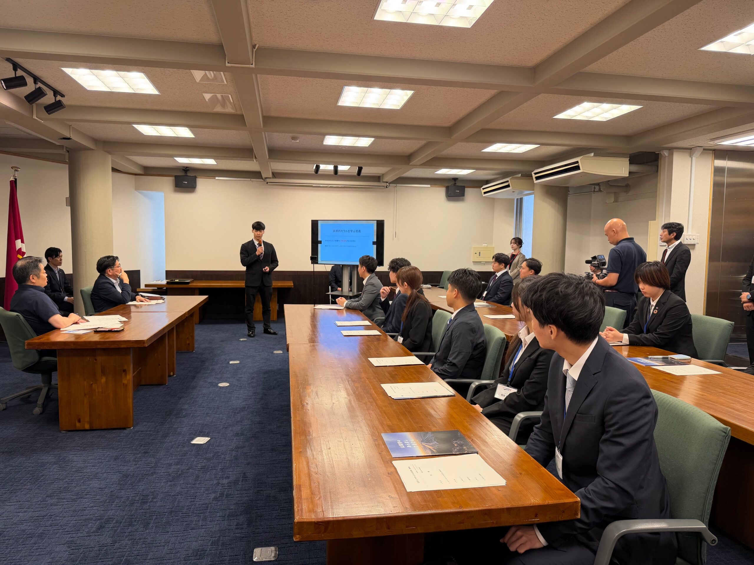 山梨でU24向けEQ合宿が終了、13人が知事へ1分間発表 山梨でU24向けEQ合宿が終了、13人が知事へ1分間発表