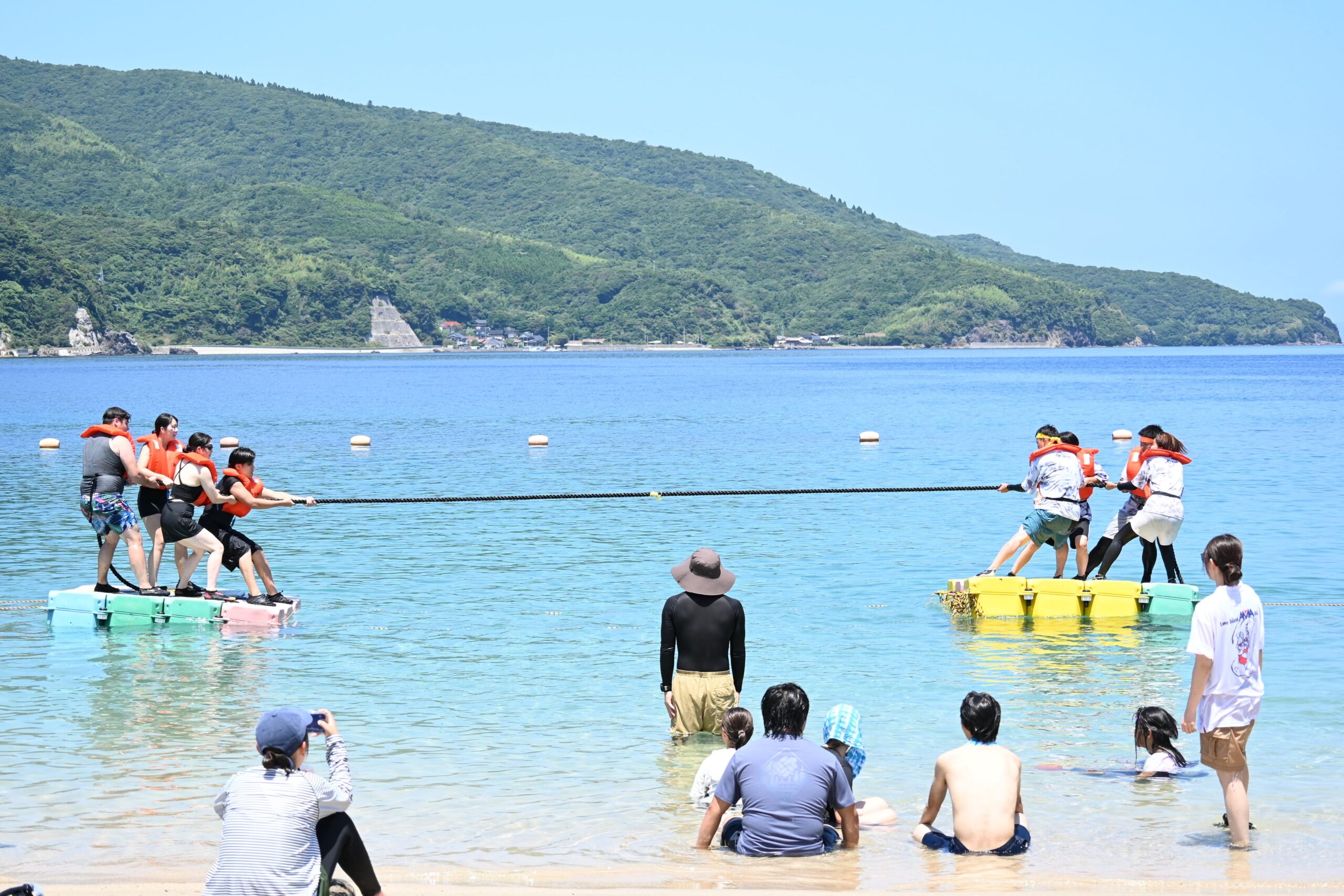 海士町の夏イベント「海士びらき2026」海上綱引きに約170人参加、事故搬送0件 海士町の夏イベント「海士びらき2026」海上綱引きに約170人参加、事故搬送0件