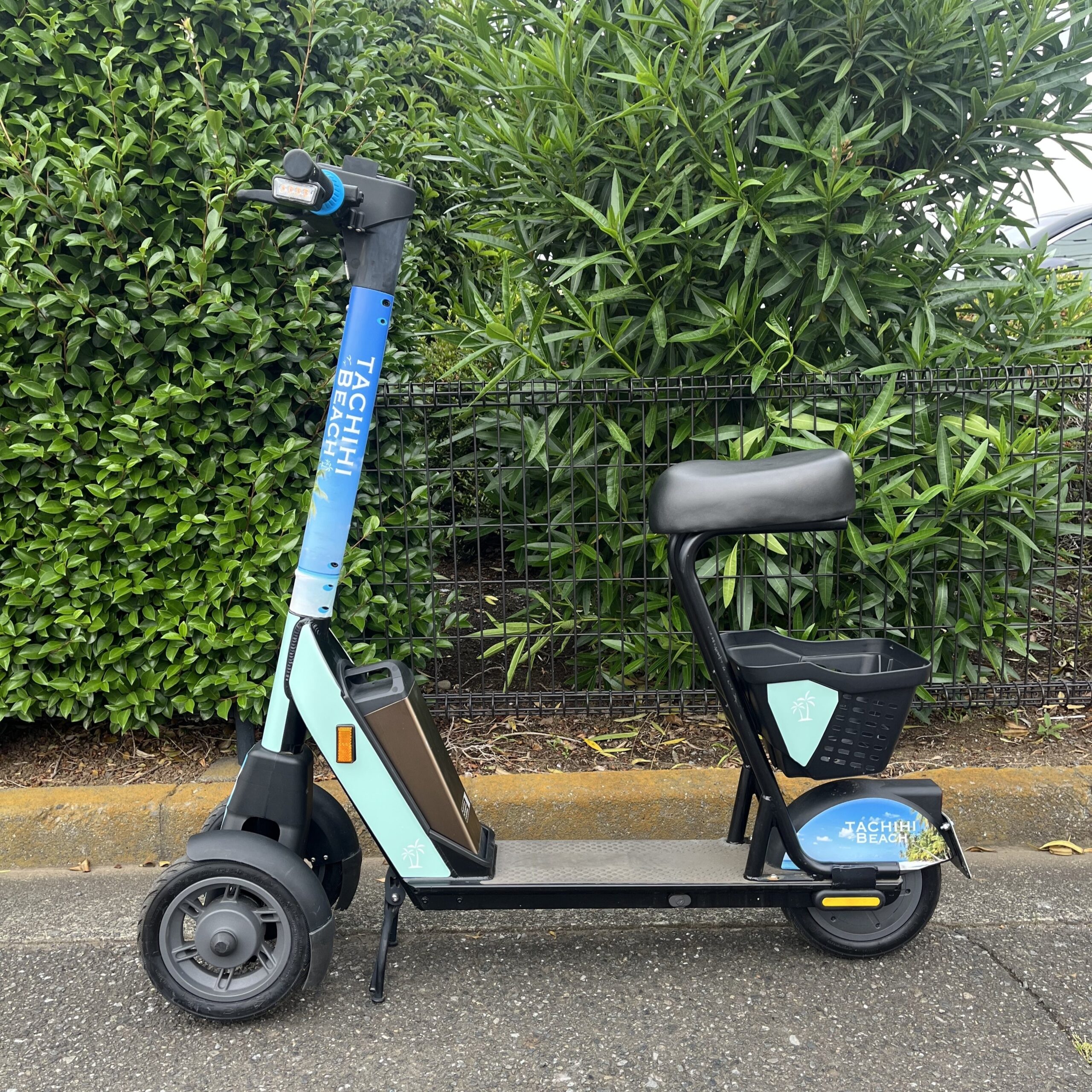 立川で次世代モビリティ「TOCKLE」ラッピング車両運用開始、6月15日から夜間は全面禁止 立川で次世代モビリティ「TOCKLE」ラッピング車両運用開始、6月15日から夜間は全面禁止