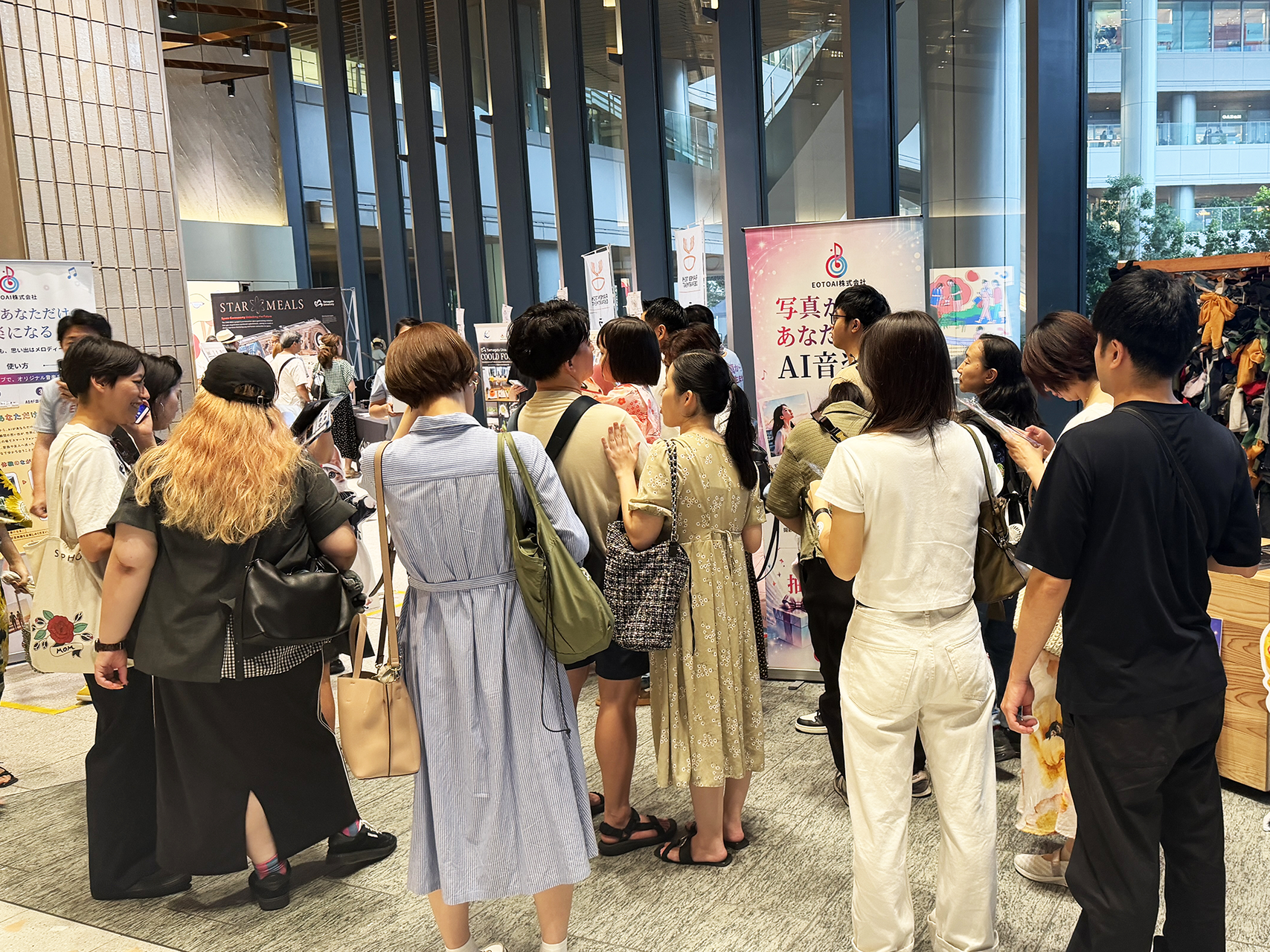 高輪ゲートウェイで写真から音楽を生成するAI体験会、来場500人超見込む 高輪ゲートウェイで写真から音楽を生成するAI体験会、来場500人超見込む