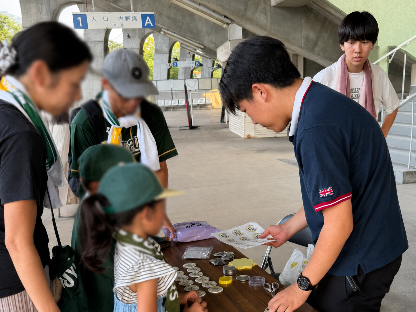 高校生25人が香川の公式戦で球場企画を実践、3県4校の探究研修旅行 高校生25人が香川の公式戦で球場企画を実践、3県4校の探究研修旅行