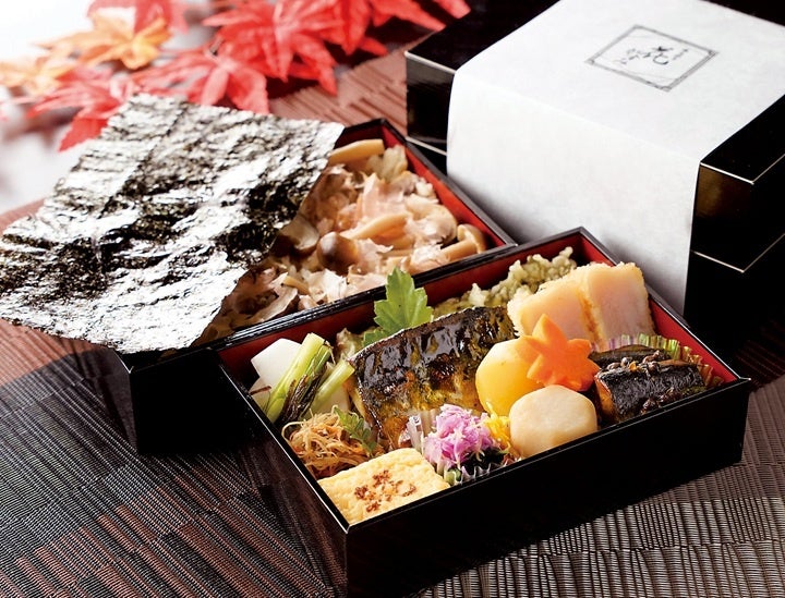 明治記念館「花がすみ」、海苔弁「秋の幸」期間限定販売 3,800円で店頭受け渡し 明治記念館「花がすみ」、海苔弁「秋の幸」期間限定販売 3,800円で店頭受け渡し