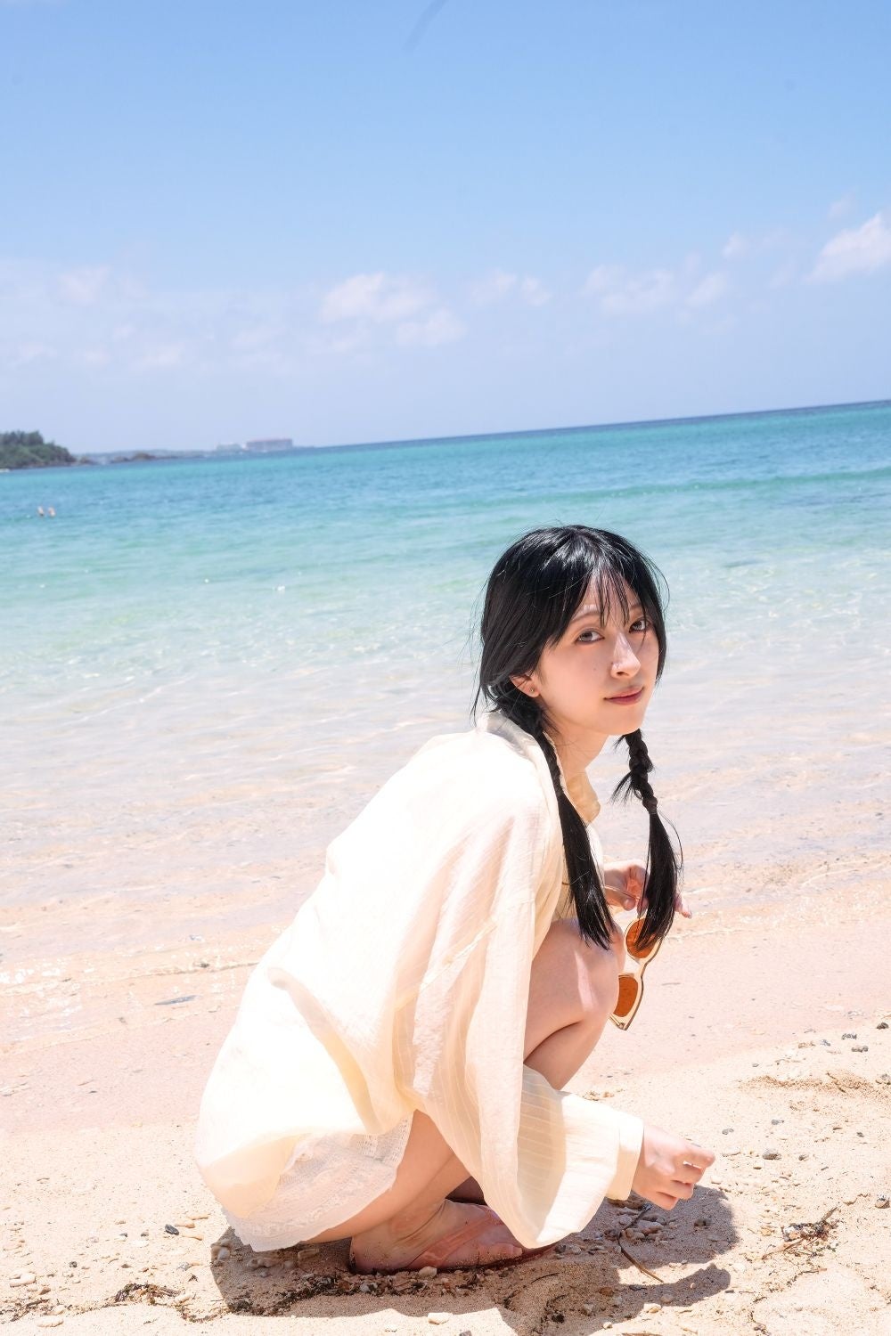 月音こな初写真集「ひととき」12月9日発売、沖縄ロケの水着カット収録 月音こな初写真集「ひととき」12月9日発売、沖縄ロケの水着カット収録