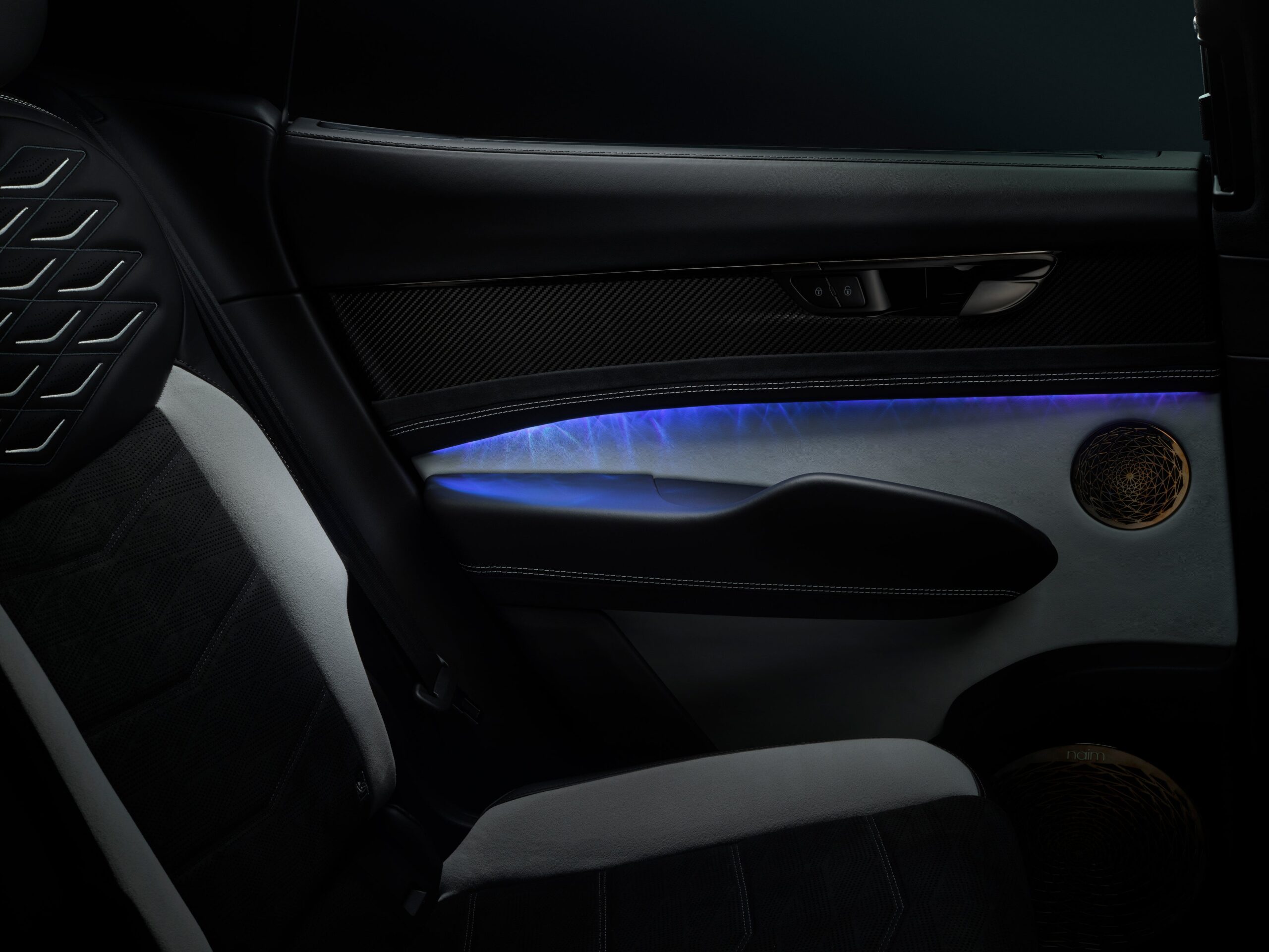 ベントレー初の電動SUV「トルカル」に4モード統合制御の「キュレーションエンジン」搭載へ ベントレー初の電動SUV「トルカル」に4モード統合制御の「キュレーションエンジン」搭載へ