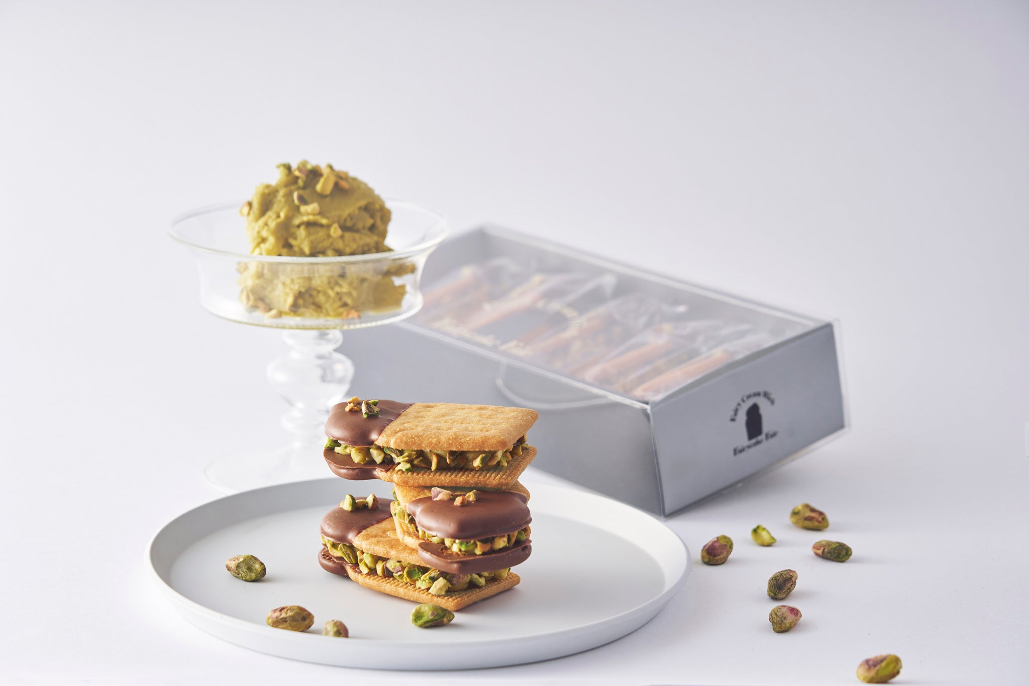 フェアリーケーキフェア、季節限定「ピスタチオ生バターサンド」8月25日発売　5個入2,500円
