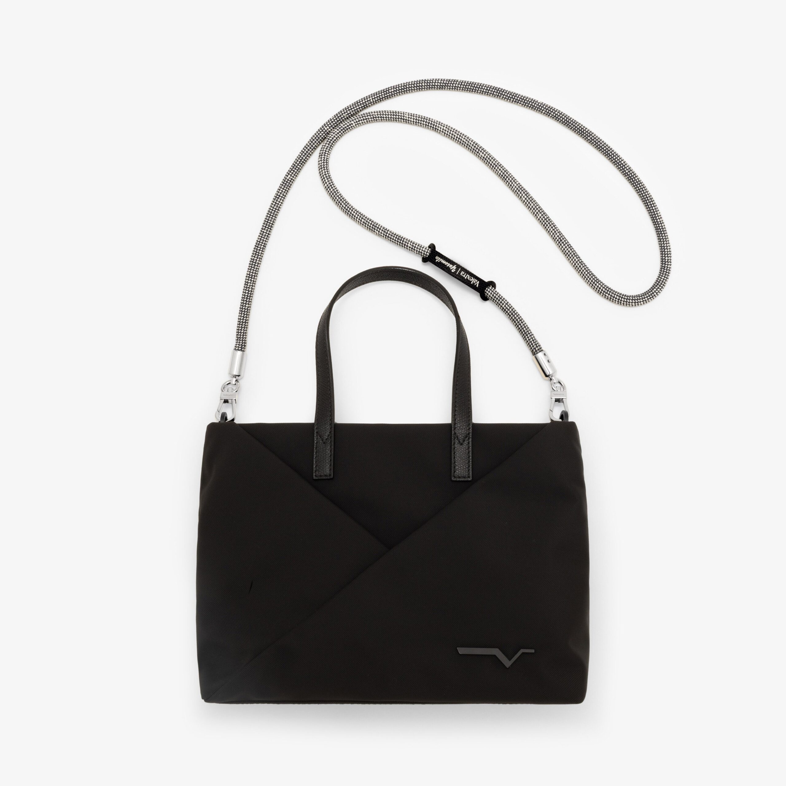ヴァレクストラ、阪急メンズ大阪でメンズ新作中心のポップアップ ECONYL®トートやYOSEMITE STRAPコラボ先行 ヴァレクストラ、阪急メンズ大阪でメンズ新作中心のポップアップ ECONYL®トートやYOSEMITE STRAPコラボ先行