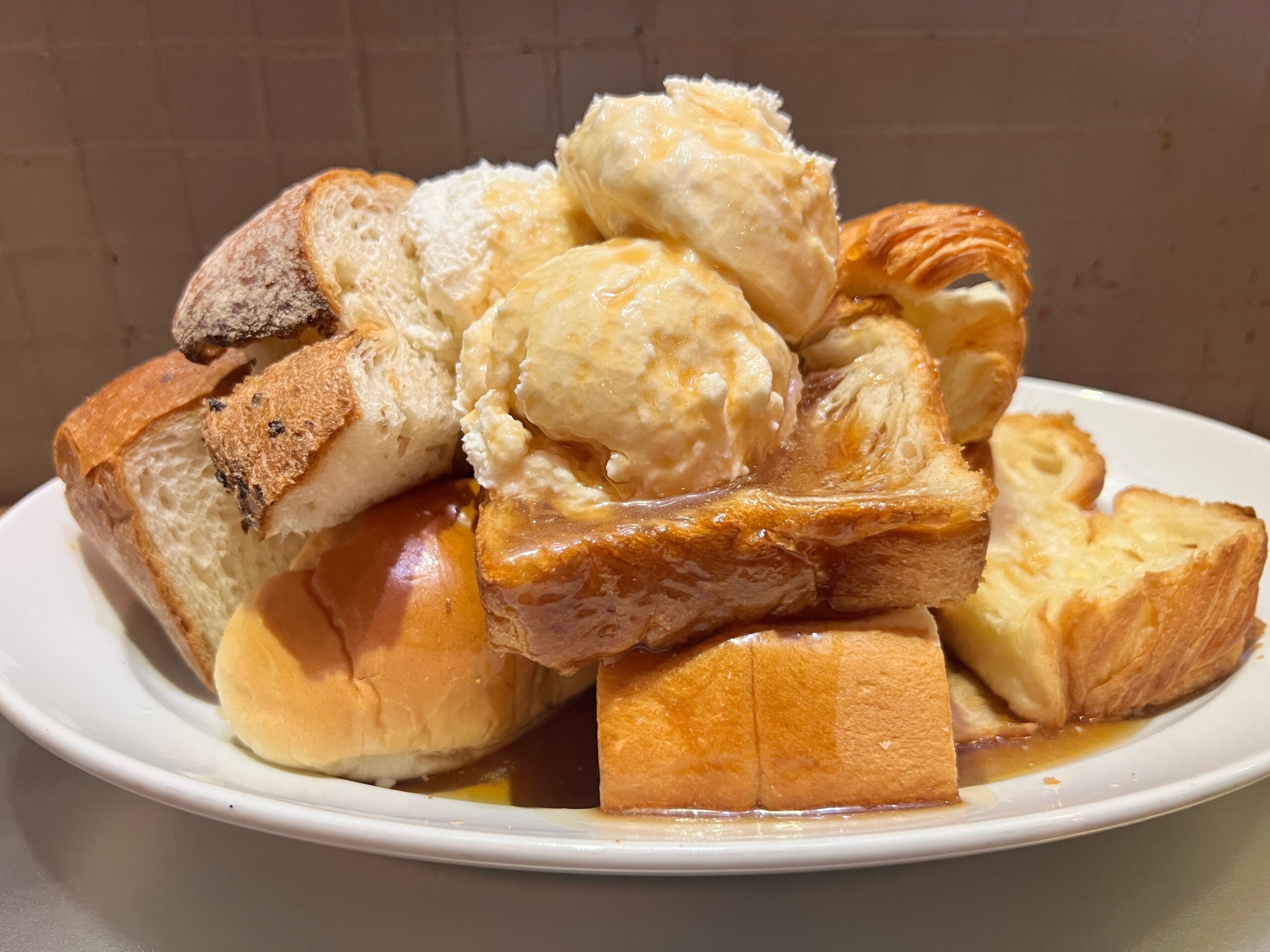 和牛食堂waigaya【s】、西新宿で「パン食べ放題お通し」開始 アラカルトは550円 和牛食堂waigaya【s】、西新宿で「パン食べ放題お通し」開始 アラカルトは550円
