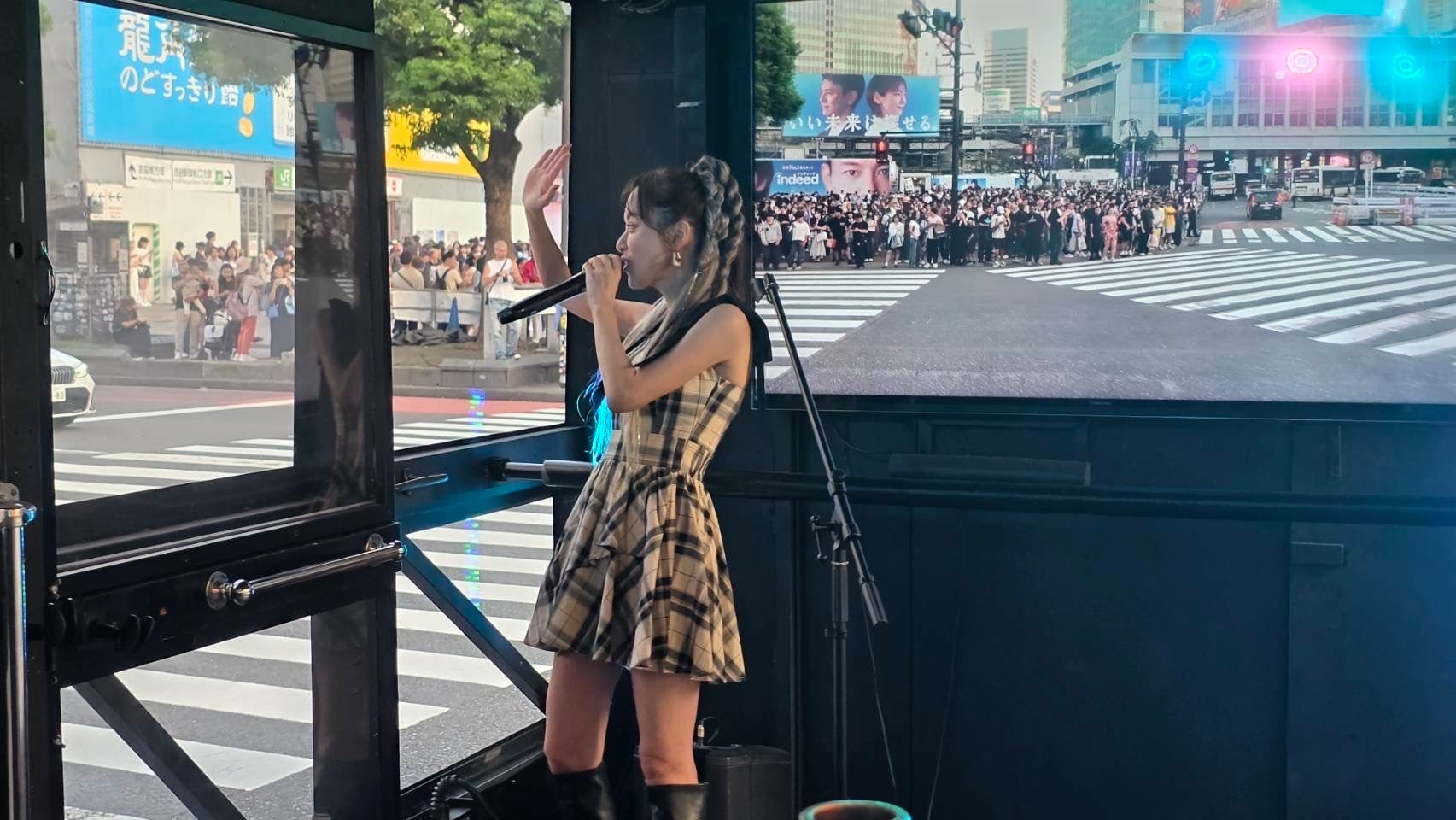 渋谷で「音から始まる広告」実証、COTOLXがLIVE BUSで石焼き芋型プロモーション 渋谷で「音から始まる広告」実証、COTOLXがLIVE BUSで石焼き芋型プロモーション