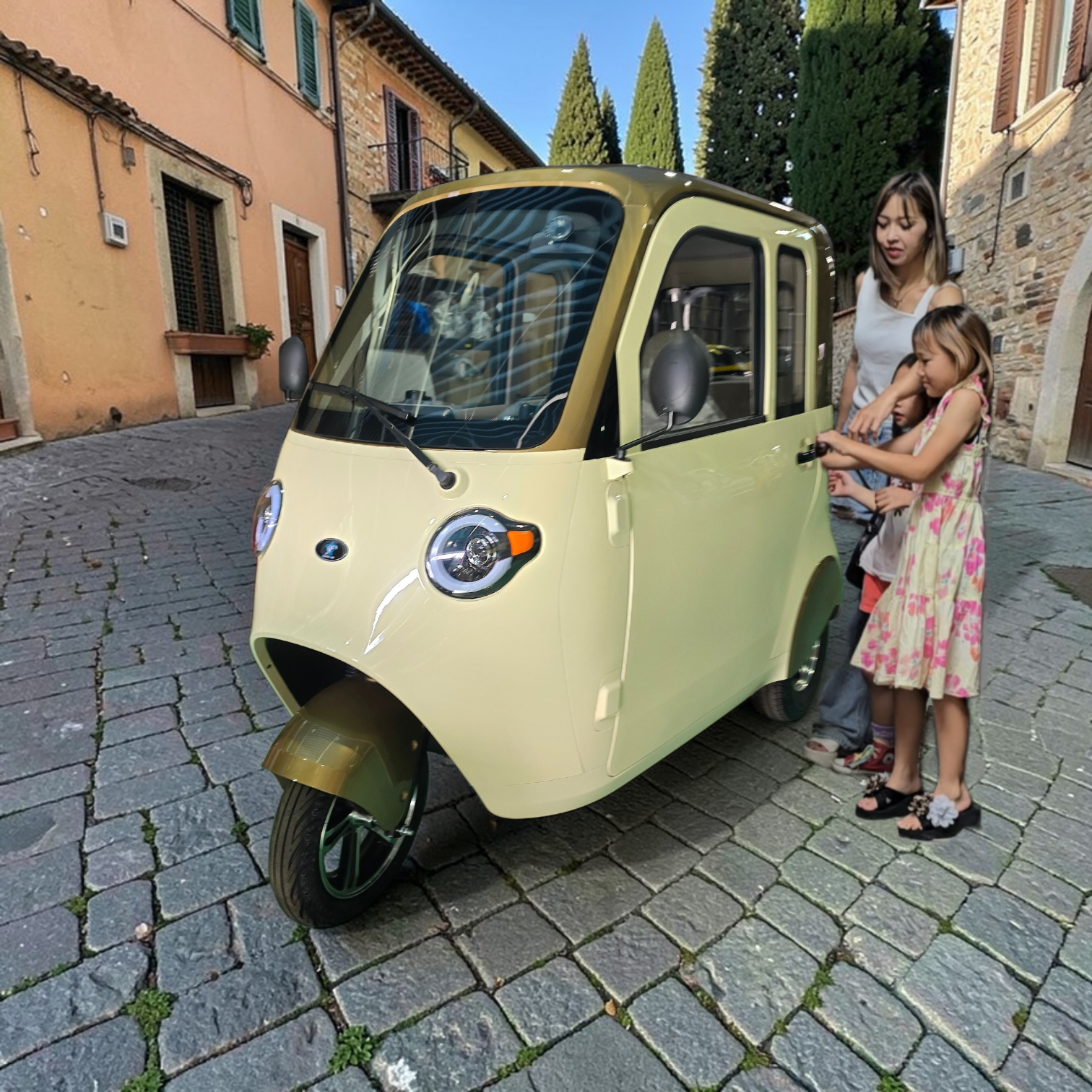 ビークルファン、福岡の次世代エネルギー展でSmallEV「VF-S」「coffret」を展示、脱着式バッテリーと100V家電デモも ビークルファン、福岡の次世代エネルギー展でSmallEV「VF-S」「coffret」を展示、脱着式バッテリーと100V家電デモも