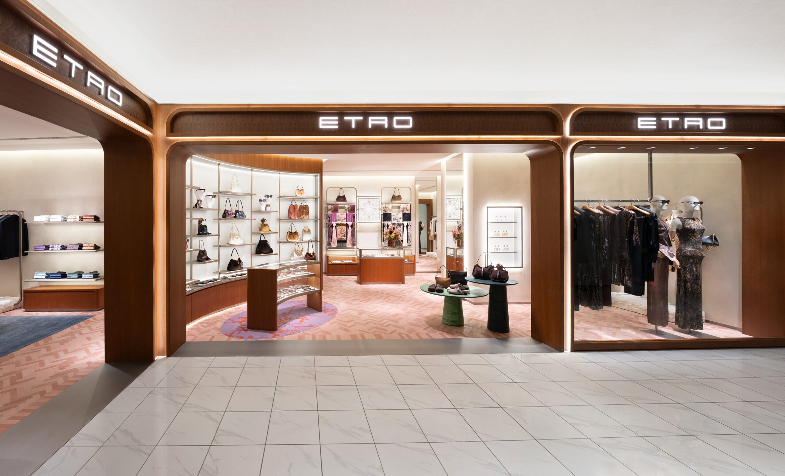 エトロ、大丸心斎橋店ブティックを9月18日に刷新 売場約120㎡でフルライン展開 エトロ、大丸心斎橋店ブティックを9月18日に刷新 売場約120㎡でフルライン展開