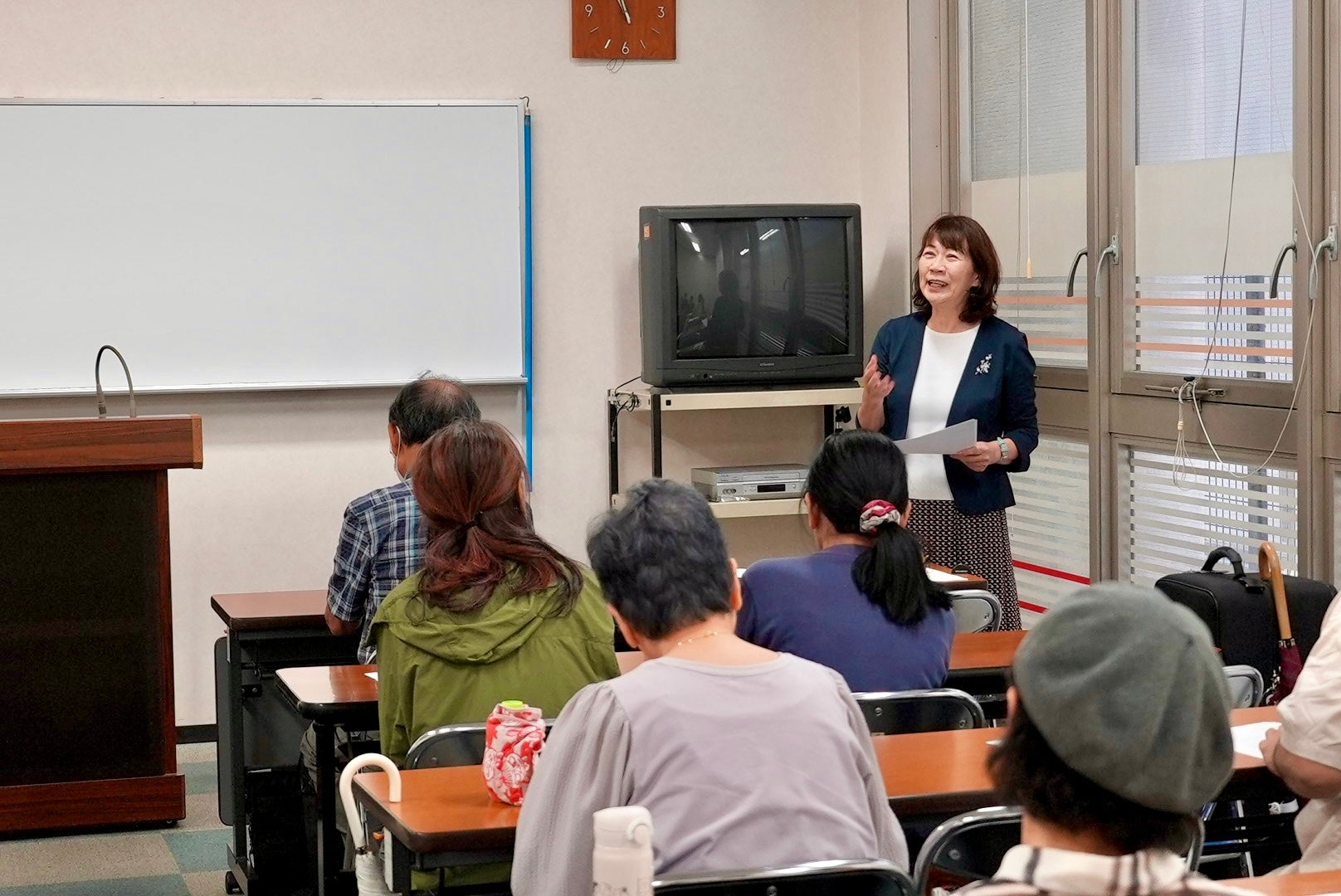 名古屋で不登校テーマ講演会、参加25人が「学校と家庭の間の居場所」を議論 名古屋で不登校テーマ講演会、参加25人が「学校と家庭の間の居場所」を議論