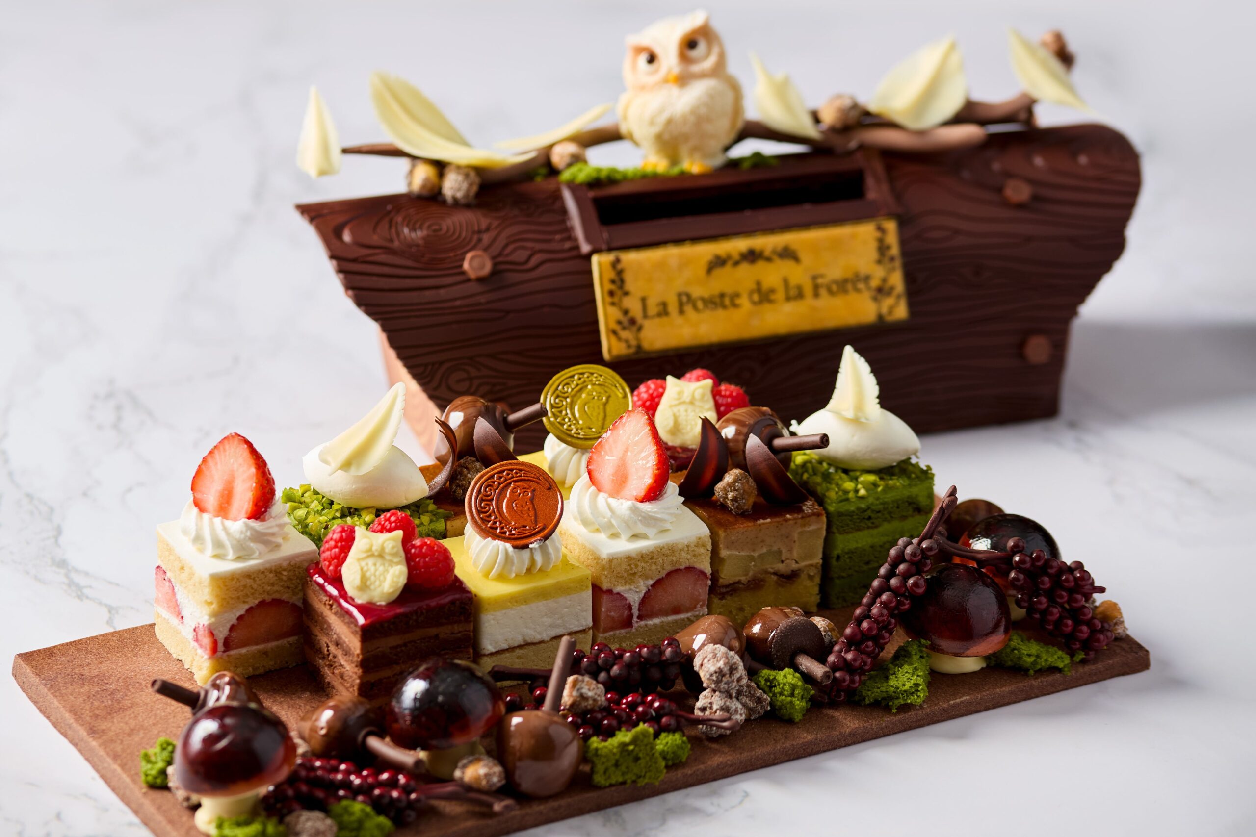 京王プラザホテル、新作3種含むクリスマスケーキ全10種の予約開始 10月1日から 京王プラザホテル、新作3種含むクリスマスケーキ全10種の予約開始 10月1日から