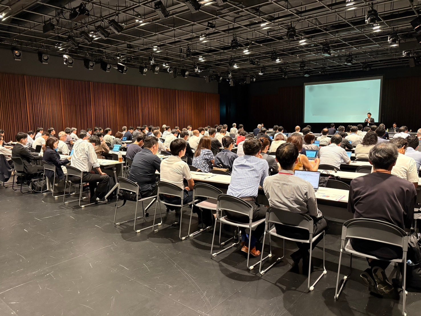 札幌市、管理監督職600人超にエンゲージメント改善の実践セミナー 調査結果を職場改革へ 札幌市、管理監督職600人超にエンゲージメント改善の実践セミナー 調査結果を職場改革へ
