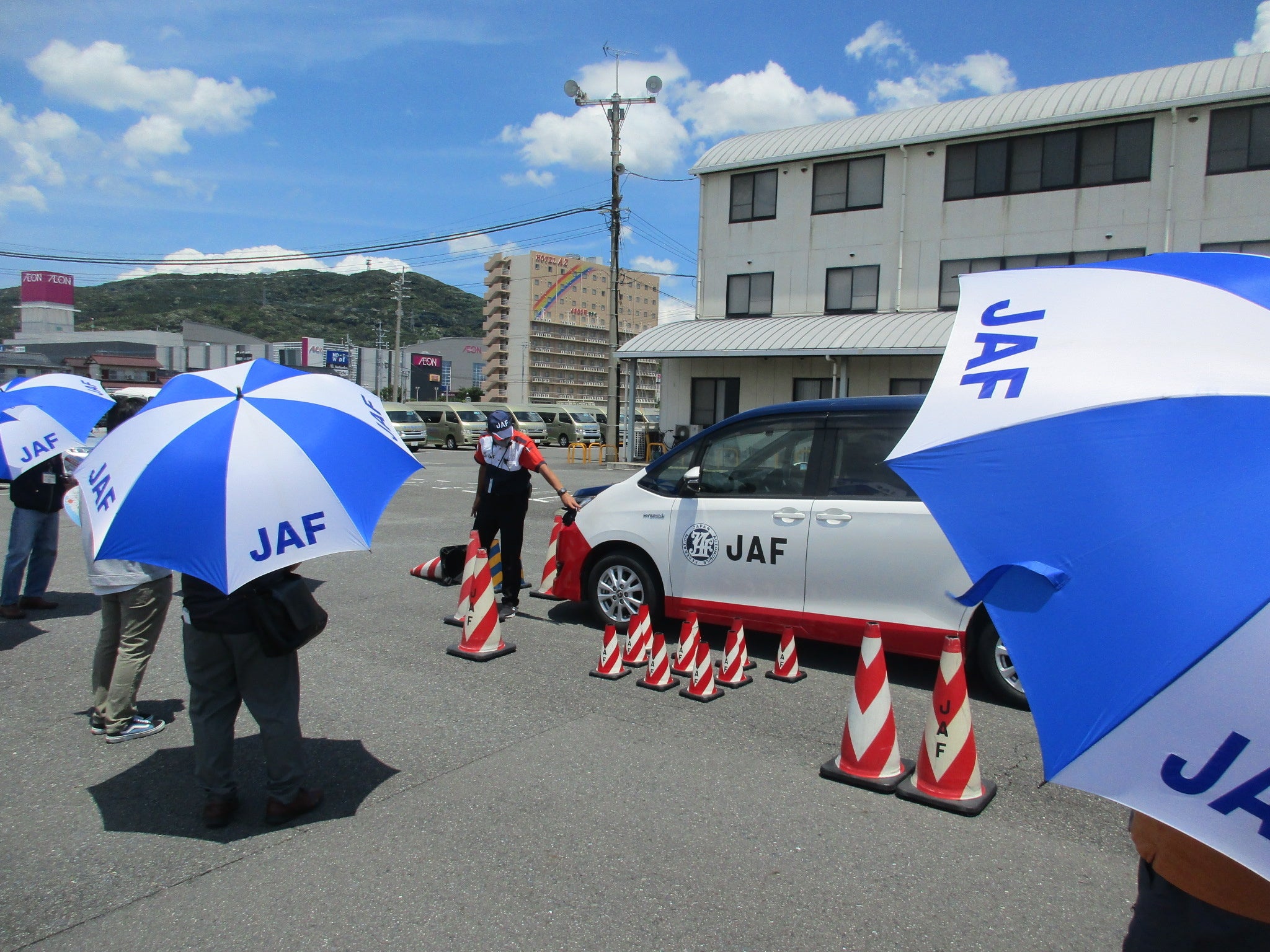 65歳以上向け、マイカーで学ぶ安全運転実技講習 JAF福岡支部が10月に2会場で開催 65歳以上向け、マイカーで学ぶ安全運転実技講習 JAF福岡支部が10月に2会場で開催