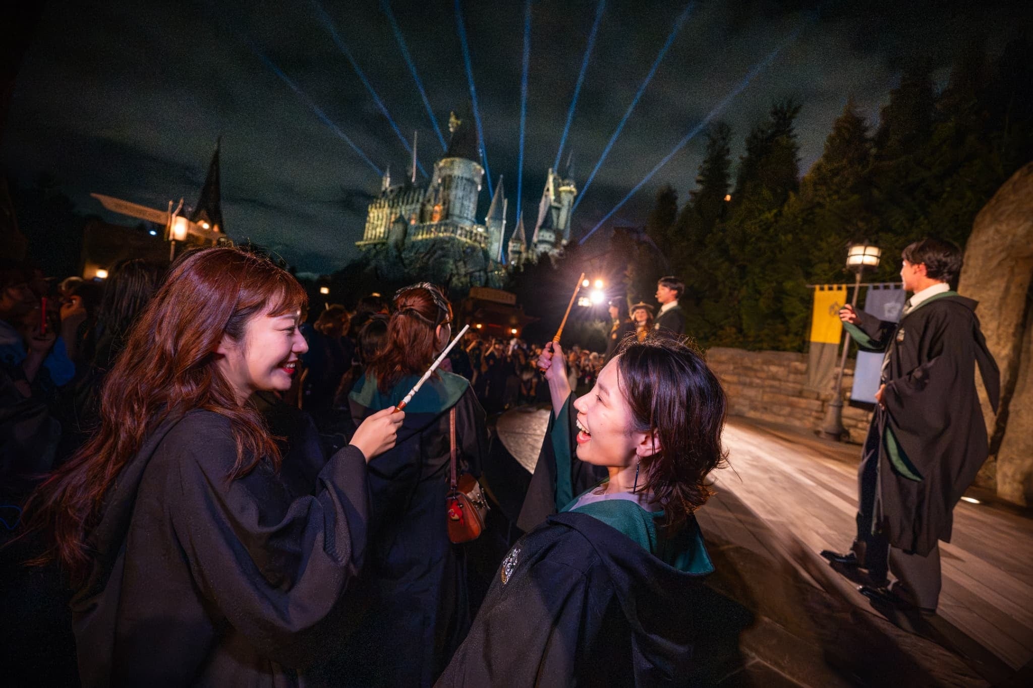USJ「ハリー・ポッター」エリアで「バック・トゥ・ホグワーツ」開始、招待制600人の夜イベントも