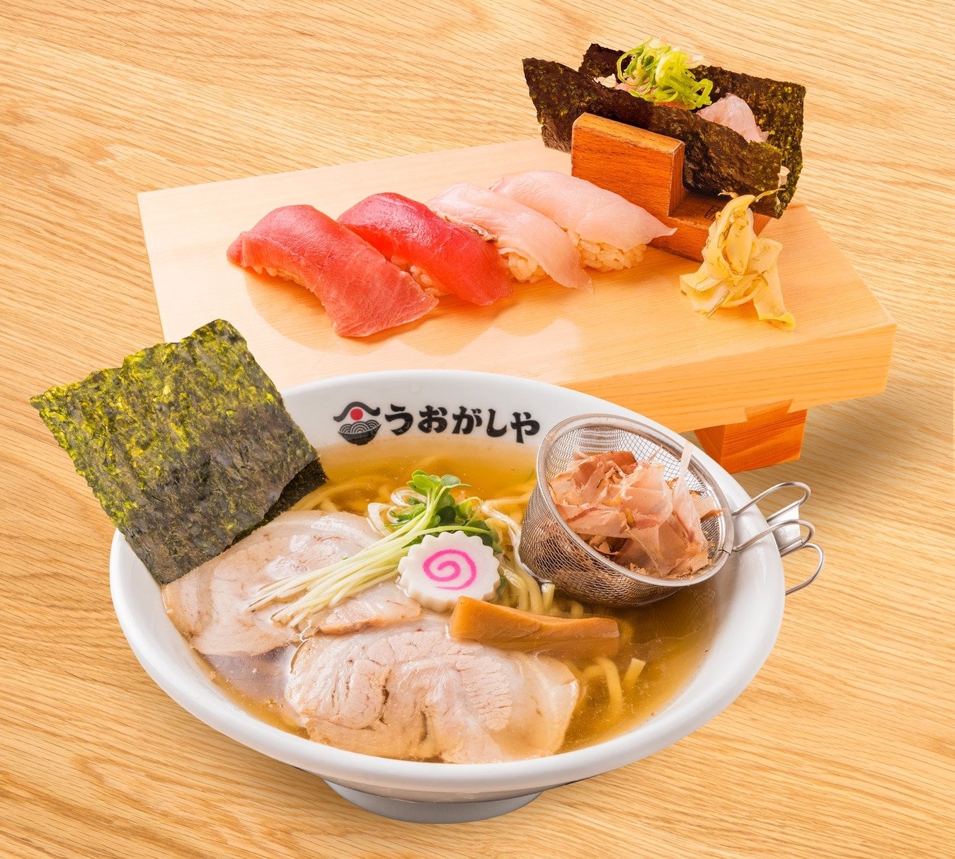 中目黒駅前に「鮨とラーメン うおがしや」開店、ラーメン+赤酢握り5貫を6日間1000円で提供 中目黒駅前に「鮨とラーメン うおがしや」開店、ラーメン+赤酢握り5貫を6日間1000円で提供
