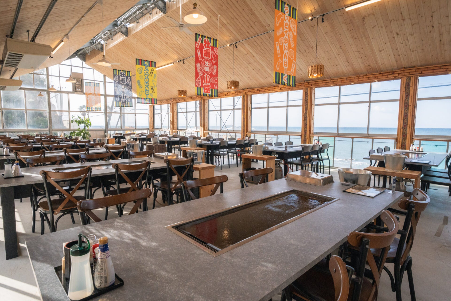 美浜町「WOOD DESIGN PARK NOMA」併設の牡蠣小屋、1周年で食べ放題を全26品・全45品に刷新 美浜町「WOOD DESIGN PARK NOMA」併設の牡蠣小屋、1周年で食べ放題を全26品・全45品に刷新