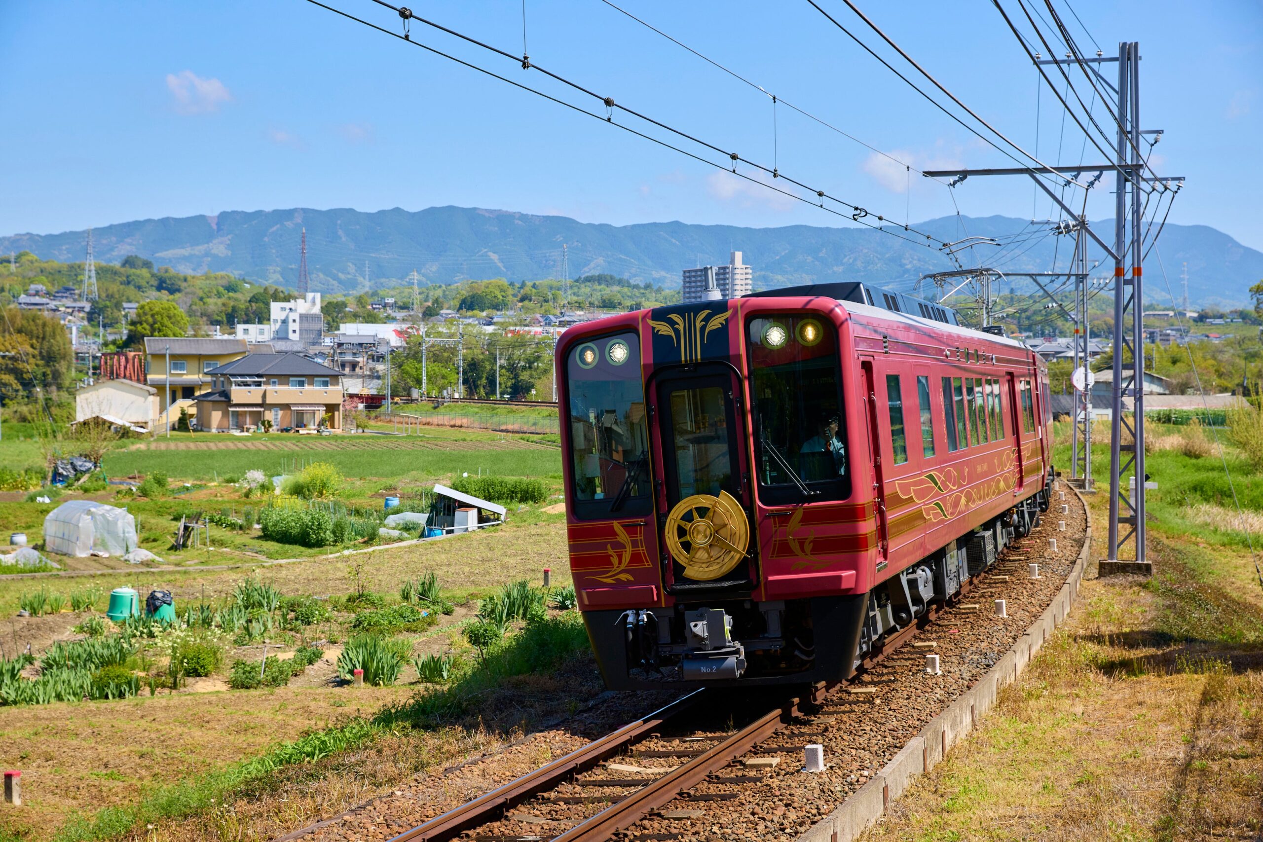 南海の観光列車「GRAN 天空」で九度山町PR、11月1日・7日に武将隊が車内回遊 南海の観光列車「GRAN 天空」で九度山町PR、11月1日・7日に武将隊が車内回遊
