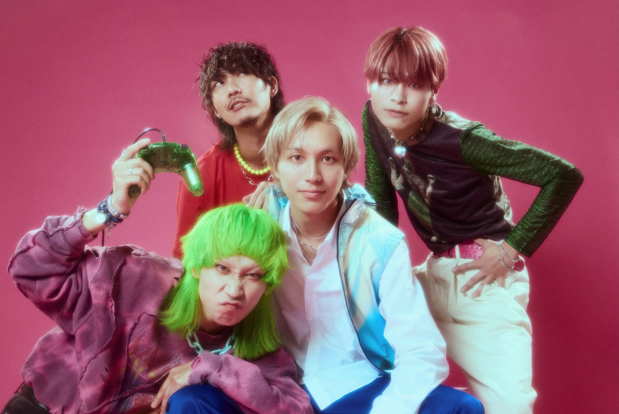 猫背のネイビーセゾン、ミニアルバム『MEDiCiNEON』を12月2日にタワレコ限定発売 11月28日LIQUIDROOMで先行販売 猫背のネイビーセゾン、ミニアルバム『MEDiCiNEON』を12月2日にタワレコ限定発売 11月28日LIQUIDROOMで先行販売