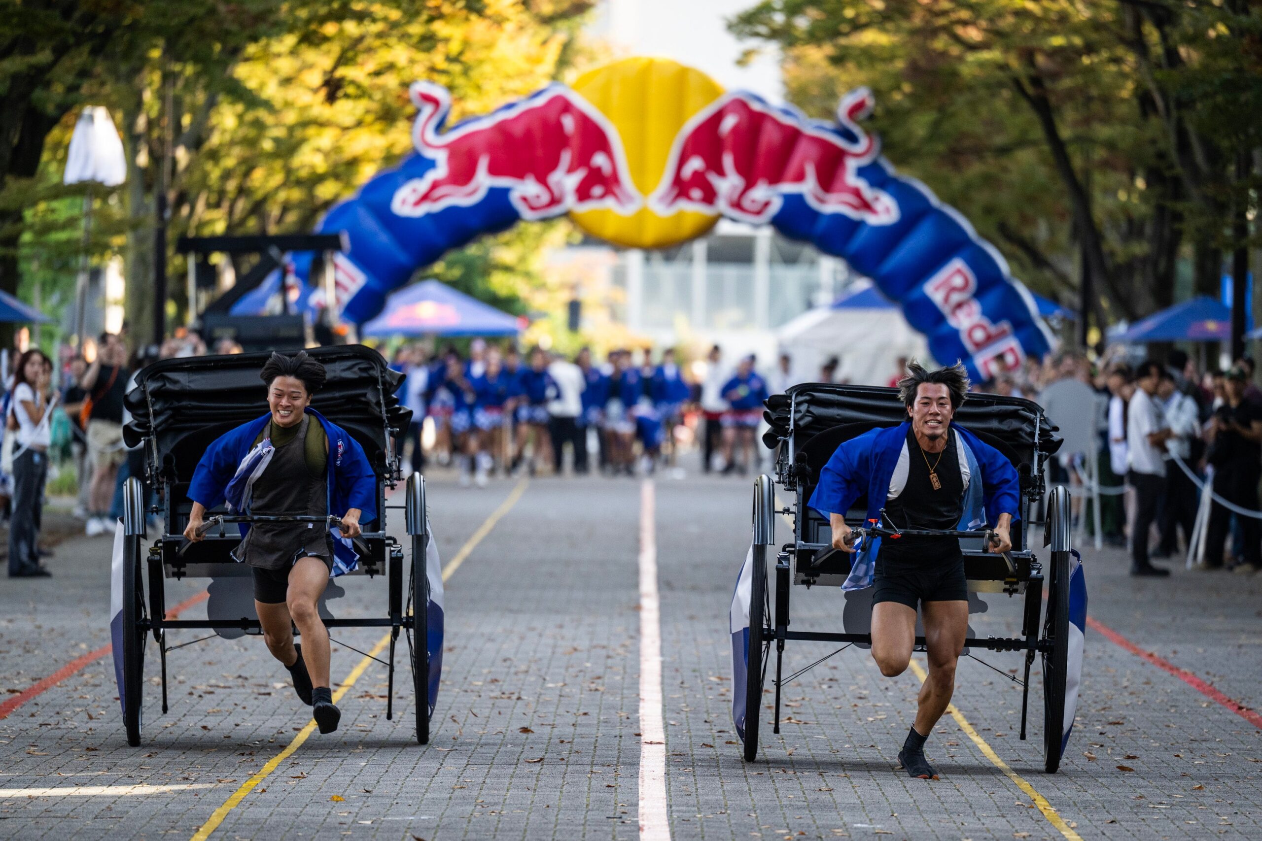代々木公園で人力車レース「Red Bull 人力車」開催 37人の俥夫が最速×最巧競い、小林歩夢さんが2連覇 代々木公園で人力車レース「Red Bull 人力車」開催 37人の俥夫が最速×最巧競い、小林歩夢さんが2連覇