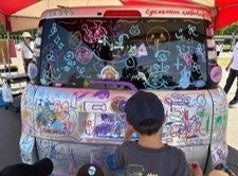 八王子の秋まつりで「廃車にお絵描き」無料体験、スマイルカーズが出展 八王子の秋まつりで「廃車にお絵描き」無料体験、スマイルカーズが出展