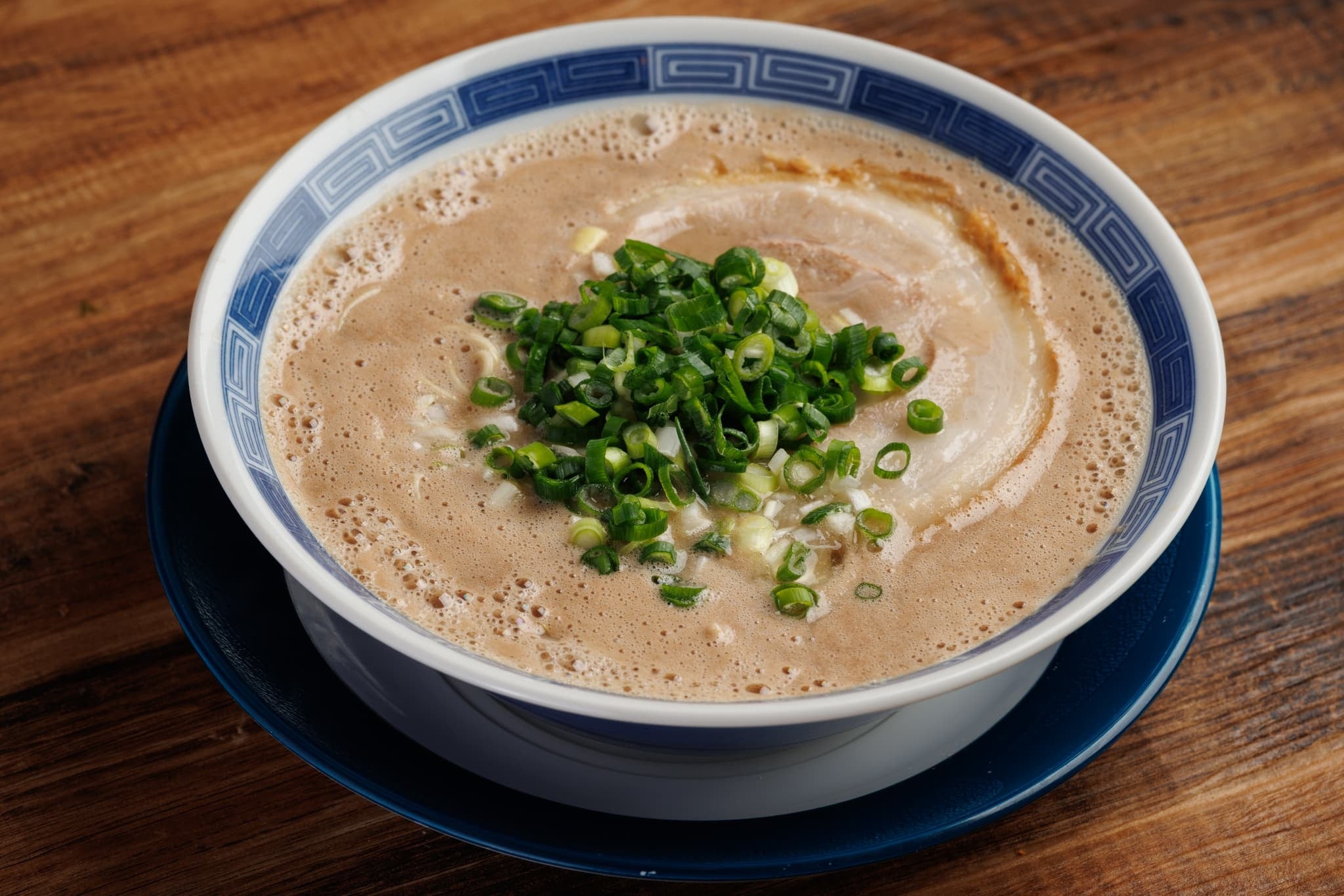 箕輪家が「熟成豚骨」を軸にブランド刷新 新ロゴ・新ユニフォーム発表、川崎ラーメン祭2026秋に5日間出店 箕輪家が「熟成豚骨」を軸にブランド刷新 新ロゴ・新ユニフォーム発表、川崎ラーメン祭2026秋に5日間出店