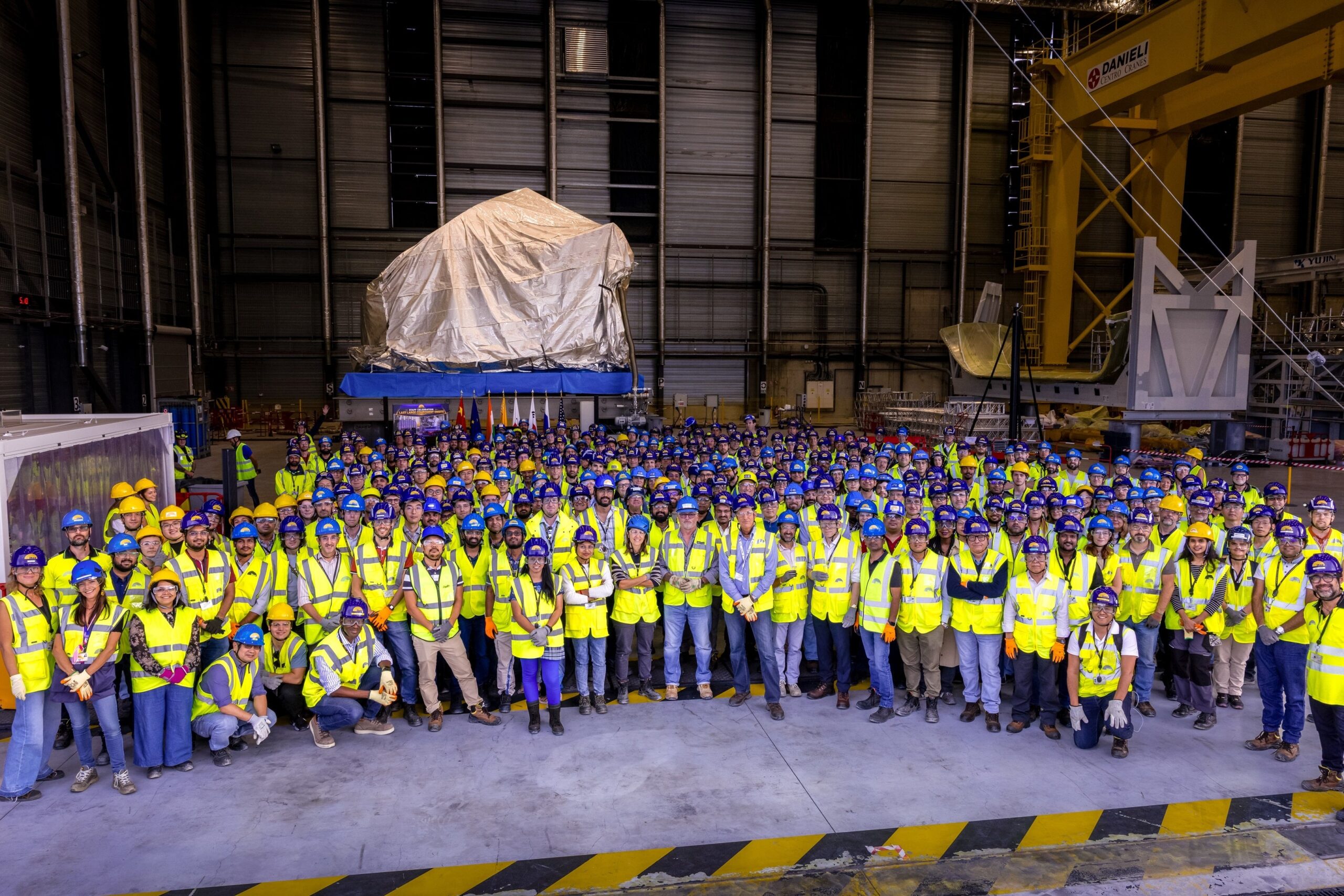 ITER真空容器の最後のセクター到着、主要機器が建設サイトに出そろう