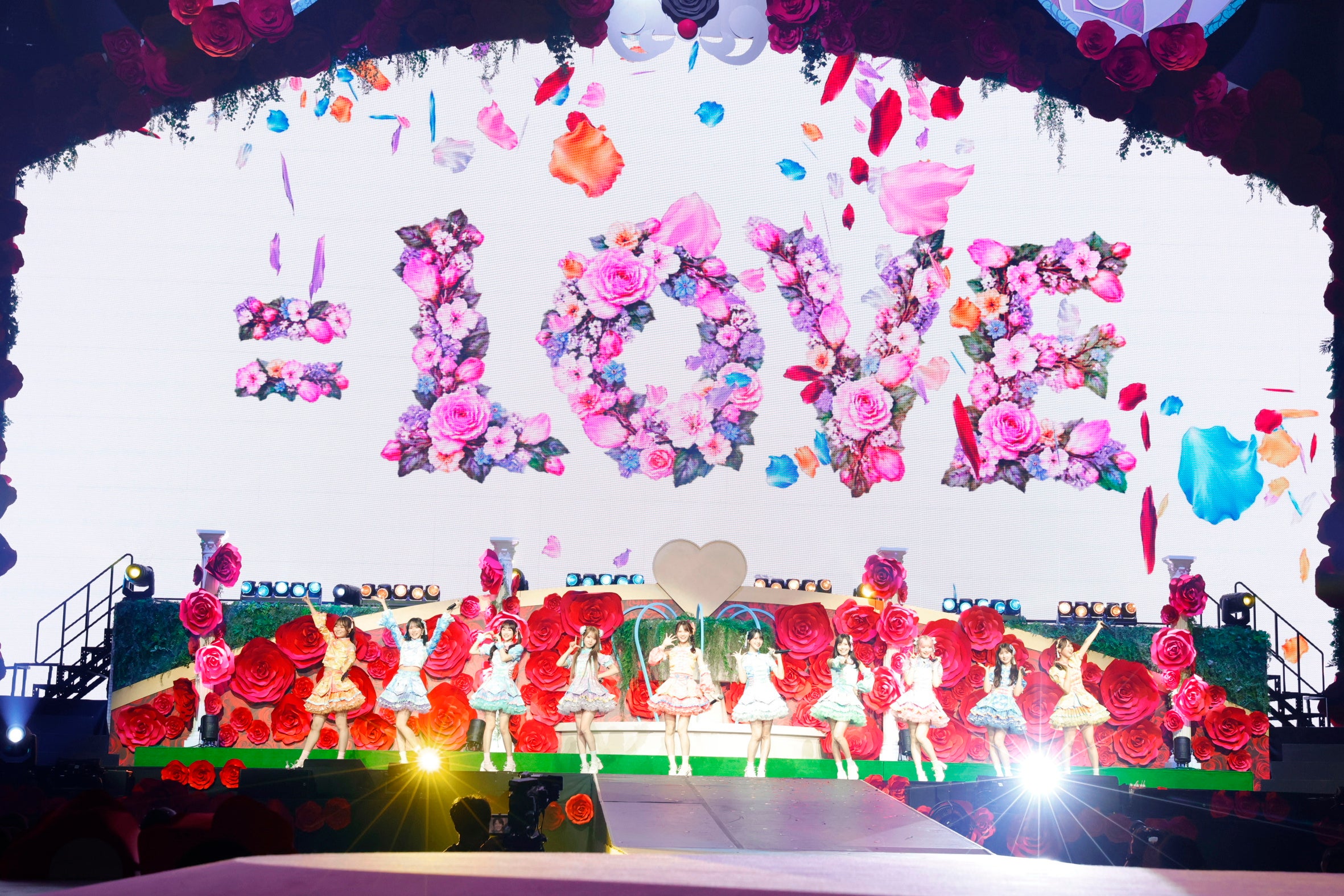 =LOVE、TOYOTA ARENA TOKYOで9周年公演2日間約2万人動員 2027年に東京ドームと名古屋ドームも発表 =LOVE、TOYOTA ARENA TOKYOで9周年公演2日間約2万人動員 2027年に東京ドームと名古屋ドームも発表